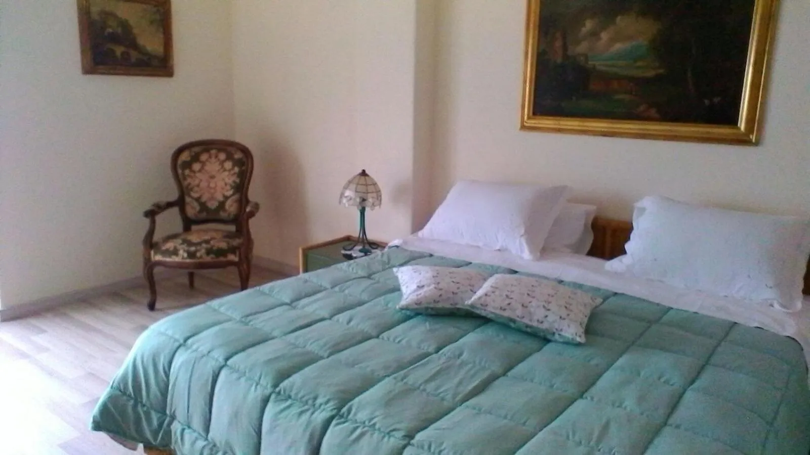 Un tuffo nella baia di Capomulini