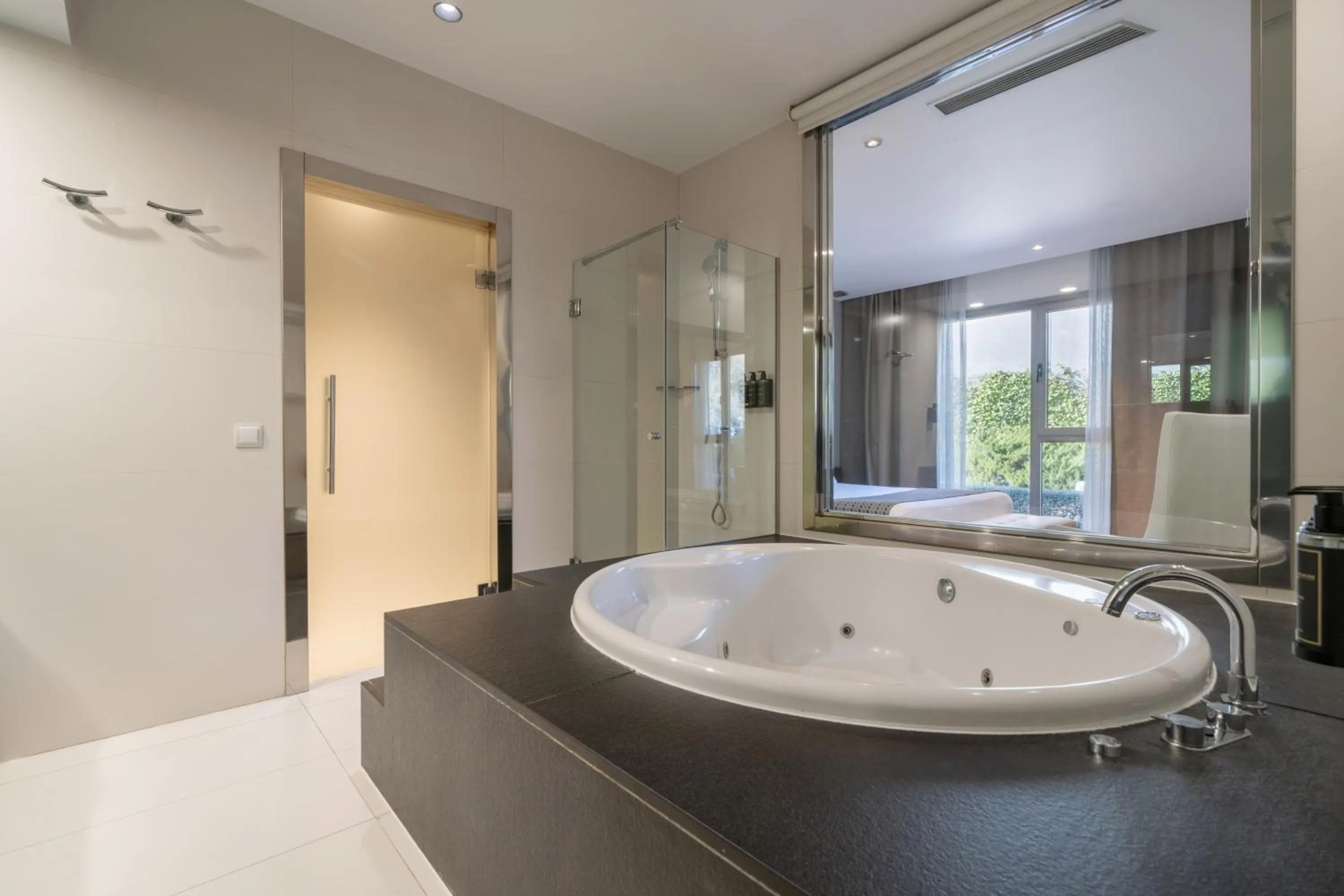 Hot Tub in Eurostars Arenas de Pinto