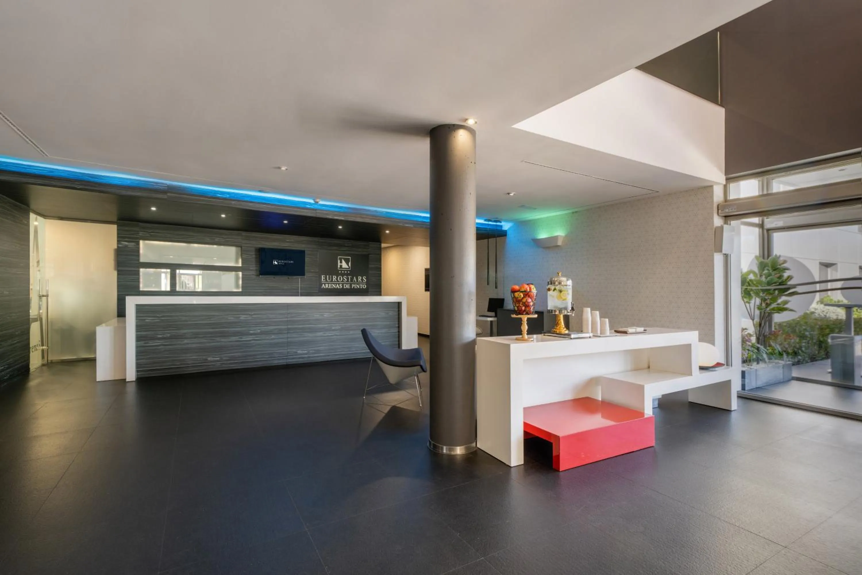 Lobby or reception, Bed in Eurostars Arenas de Pinto