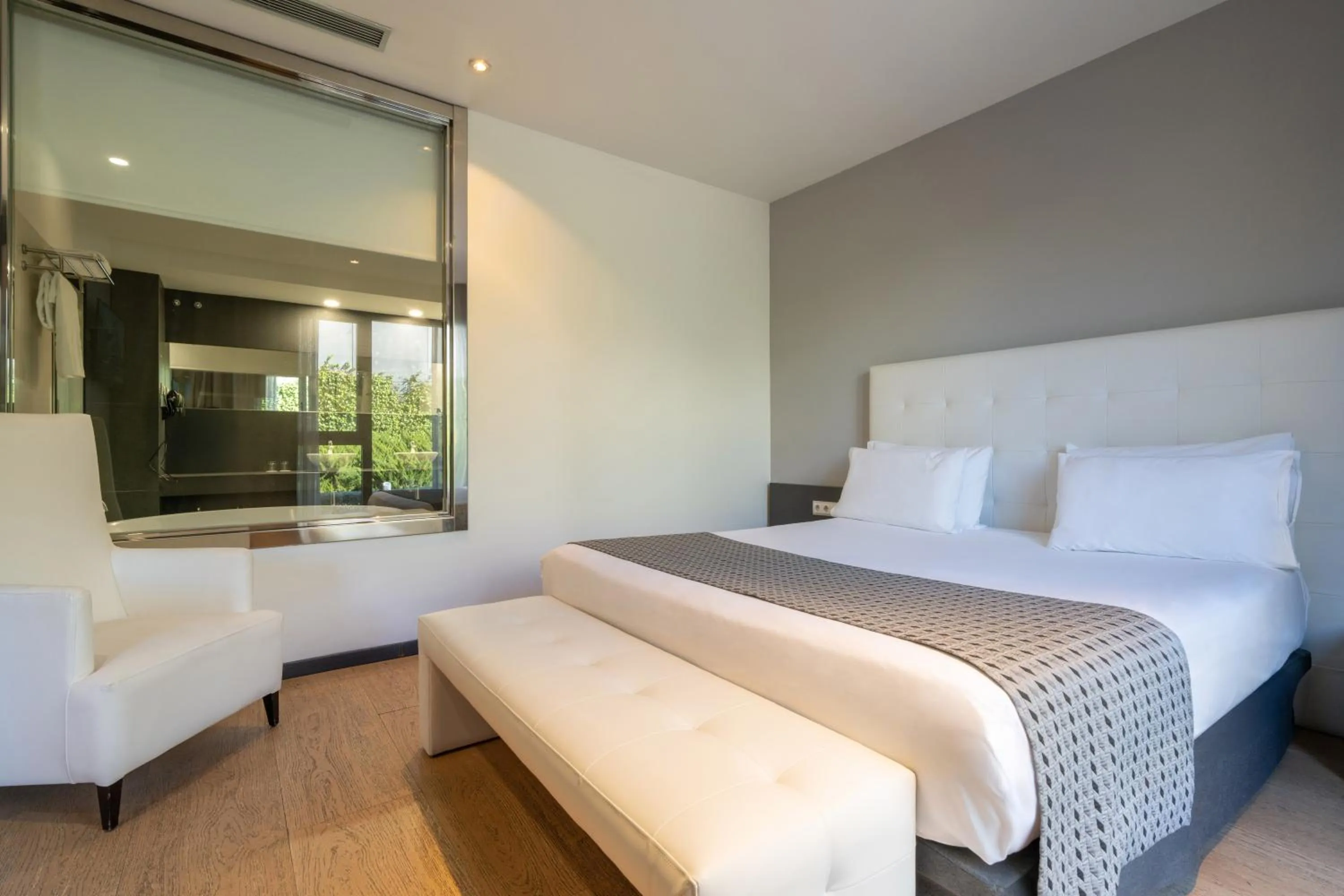 Bedroom, Bed in Eurostars Arenas de Pinto