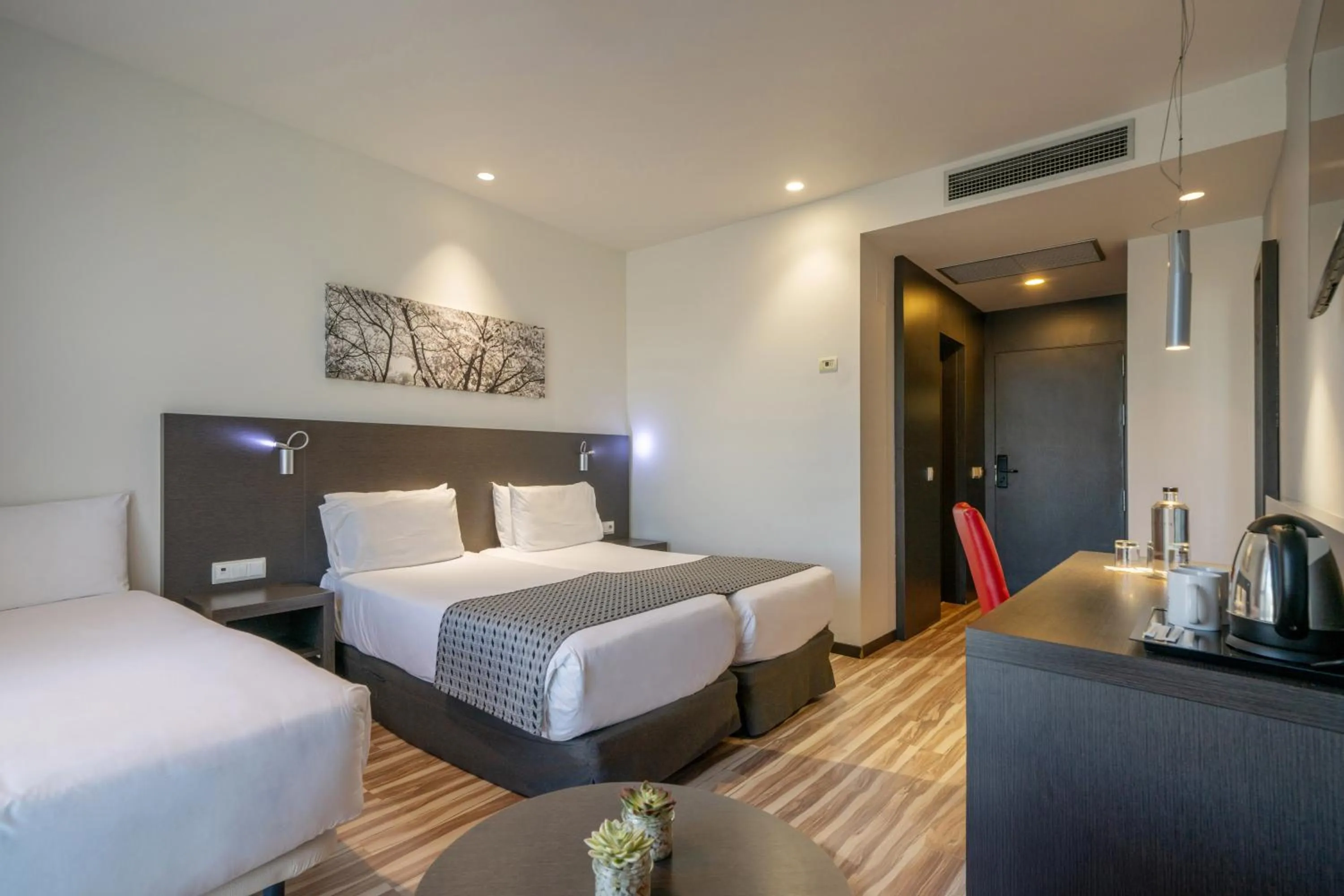 Bedroom, Bed in Eurostars Arenas de Pinto