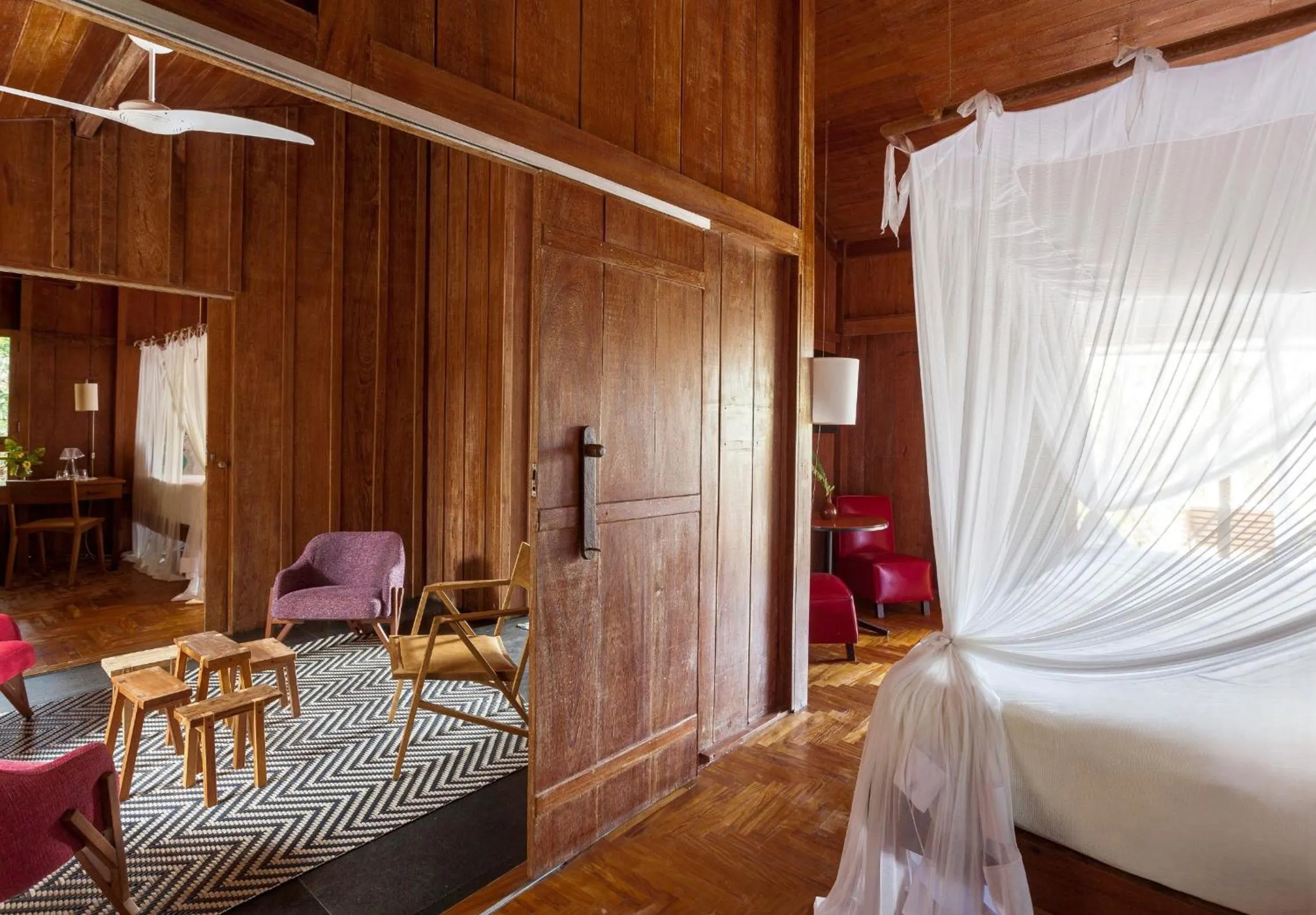 Seating area, Bed in Hotel Vila Naiá - Corumbau