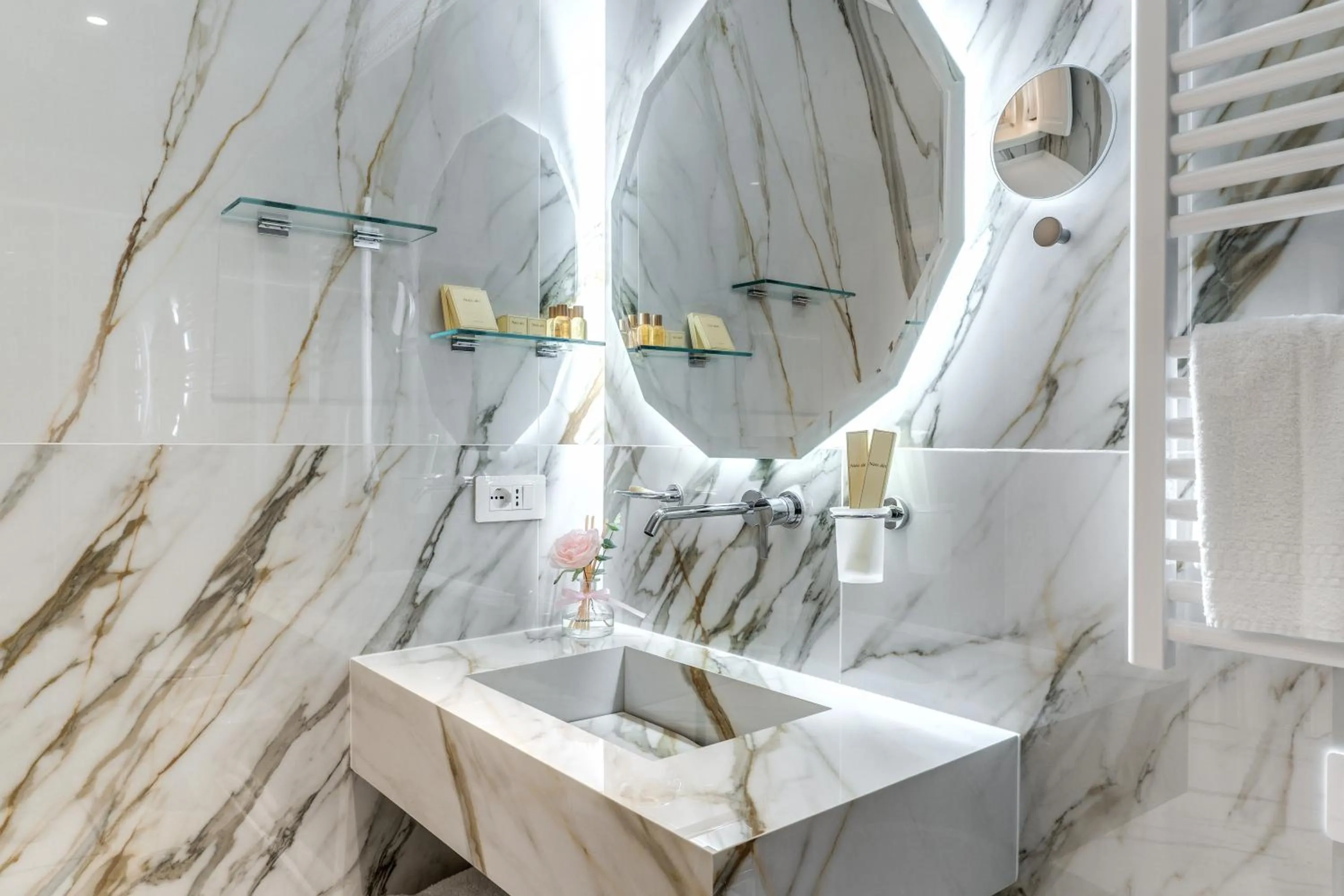 Shower in Rome55 - Piazza di Spagna