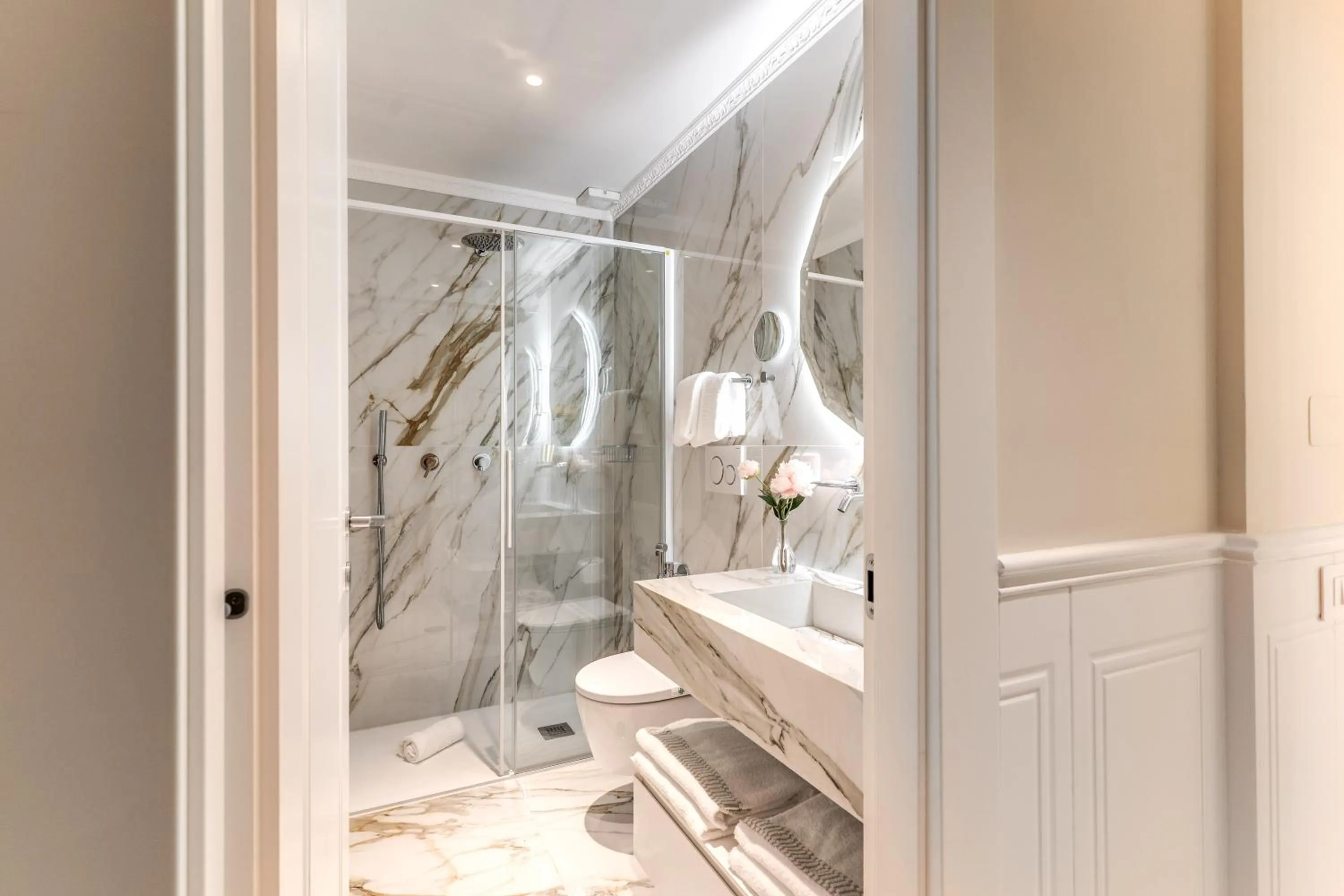 Shower in Rome55 - Piazza di Spagna