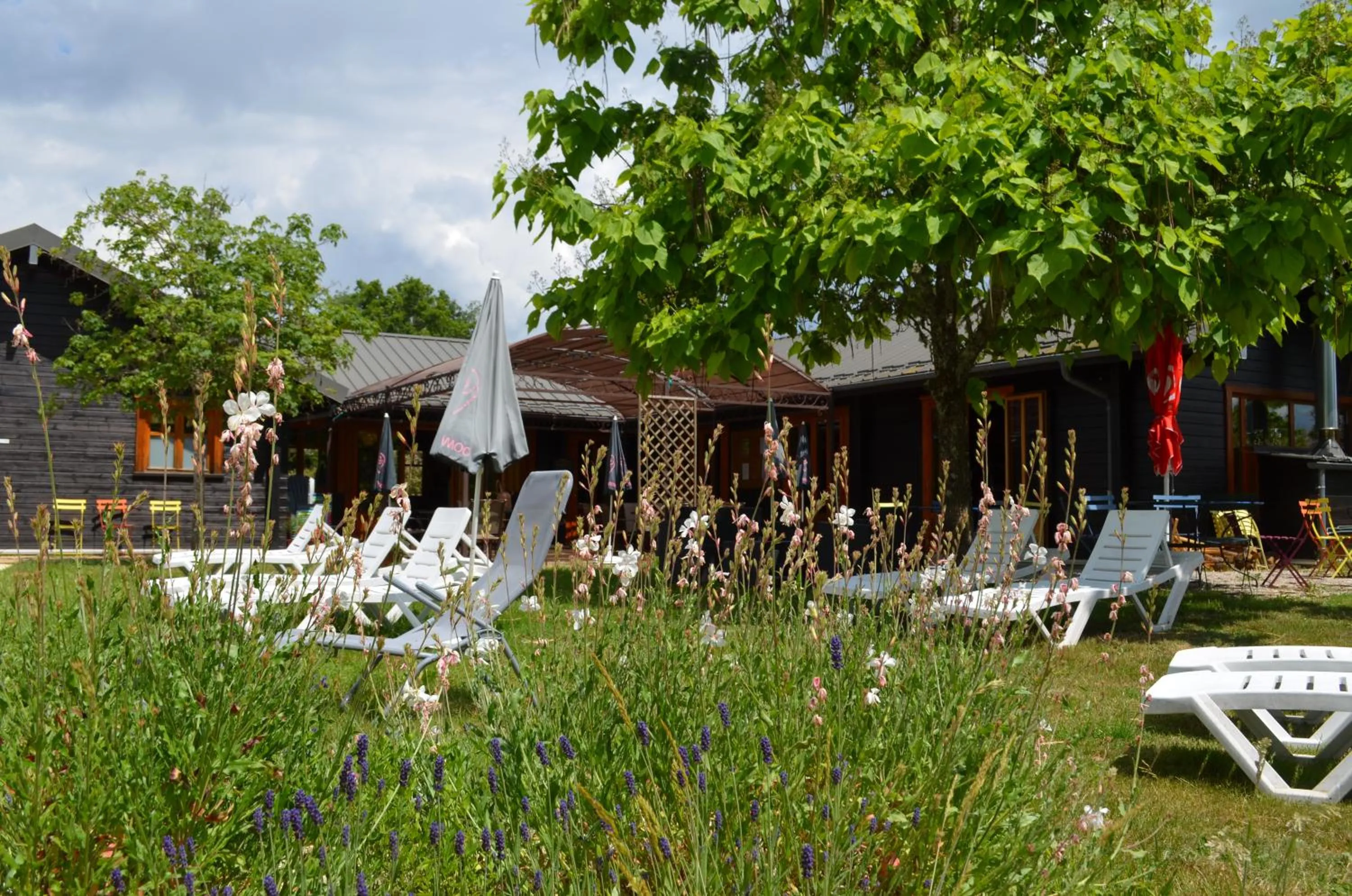 Garden view in Le Village des Monédières