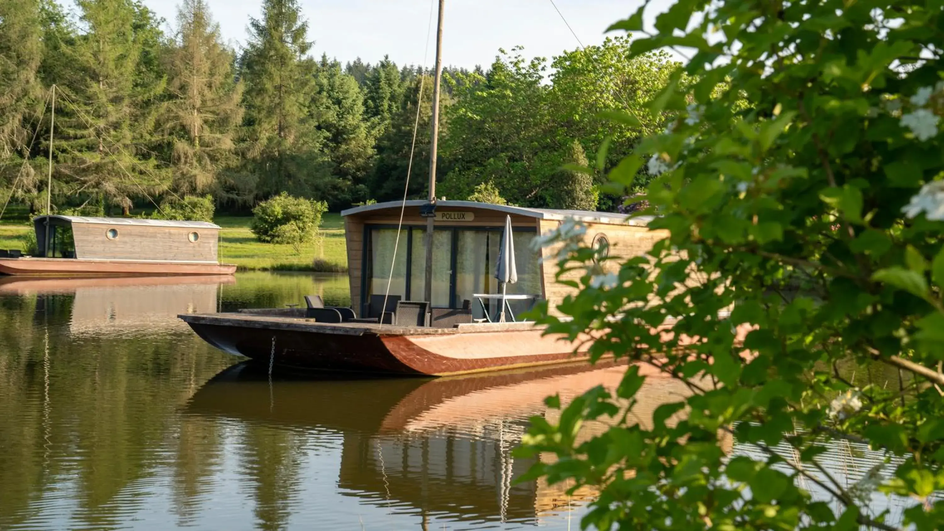 Toue cabanée au mouillage in Le Village des Monédières Toue cabanée au mouillage in Le Village des Monédières
