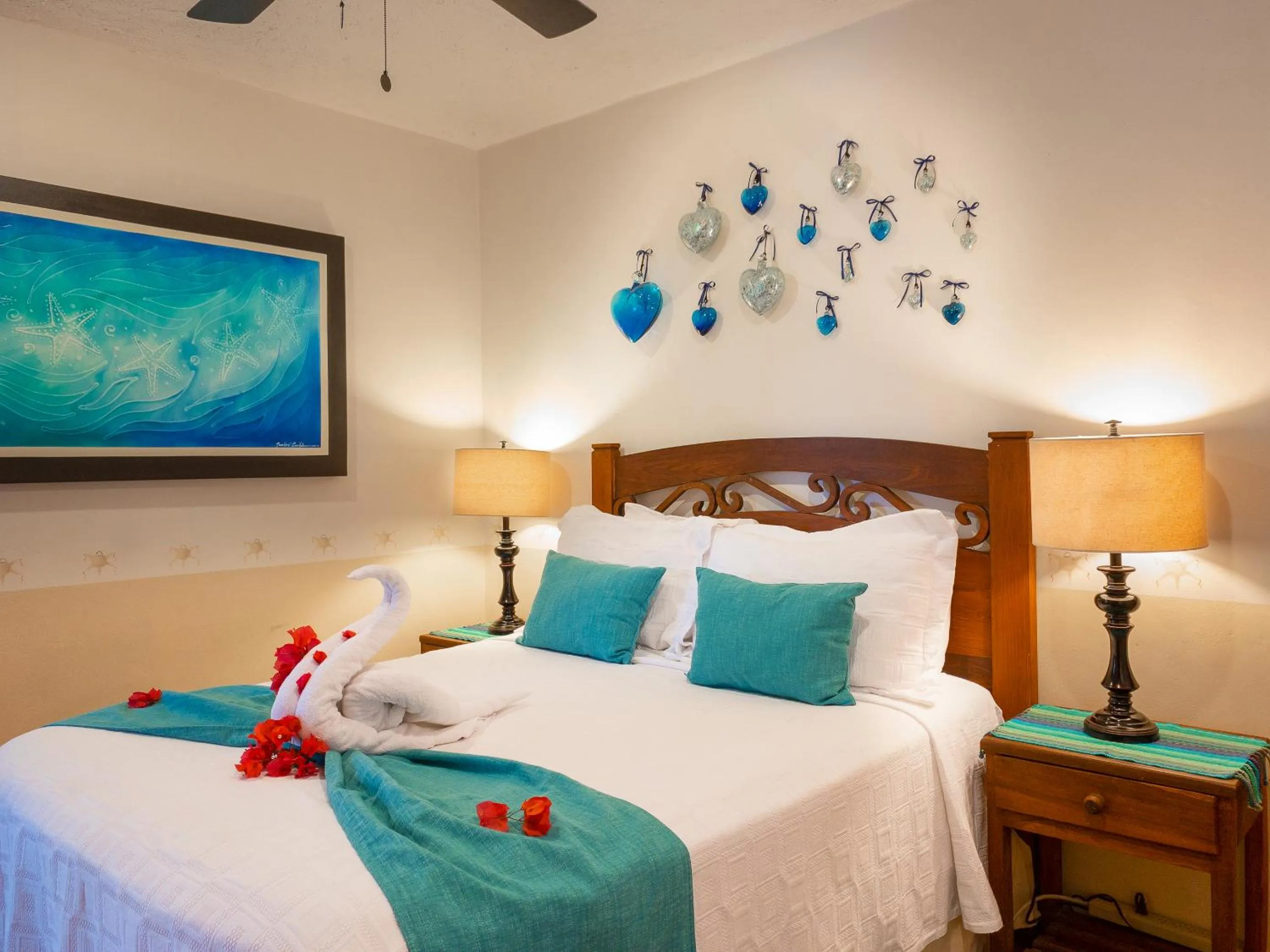 Bed in Casa Mulder - Steps to Beach Private Pool Ocean-View Roof