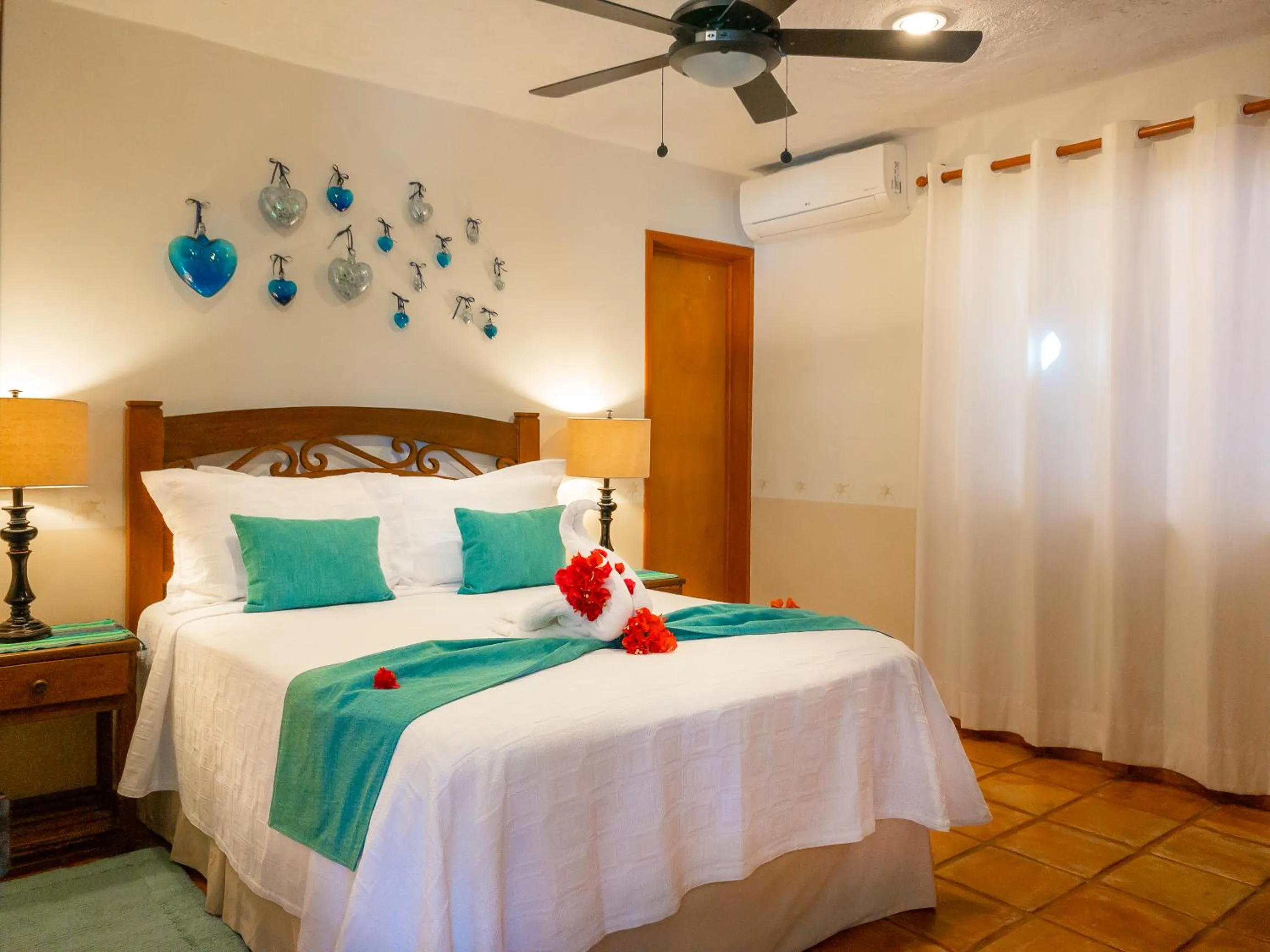 Bed in Casa Mulder - Steps to Beach Private Pool Ocean-View Roof