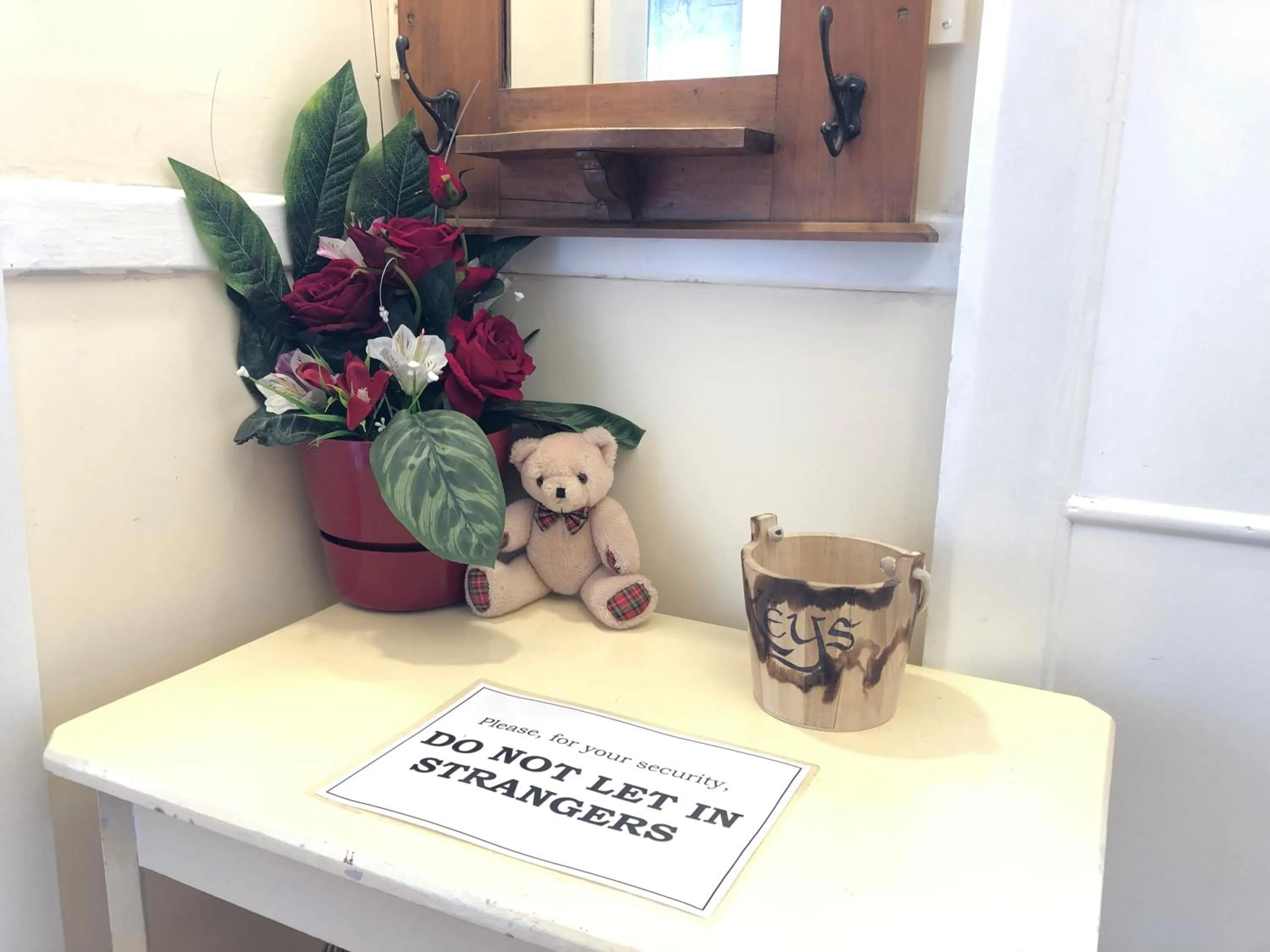 Decorative detail in Chalet Backpackers