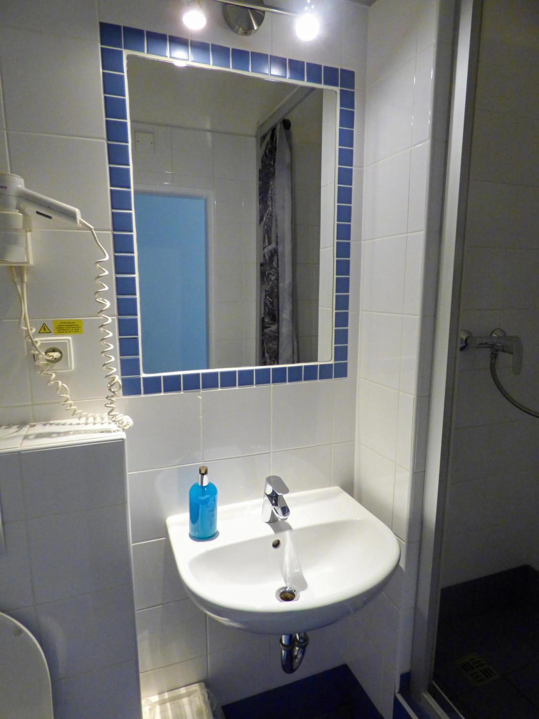 Shower in Hotel Svornost