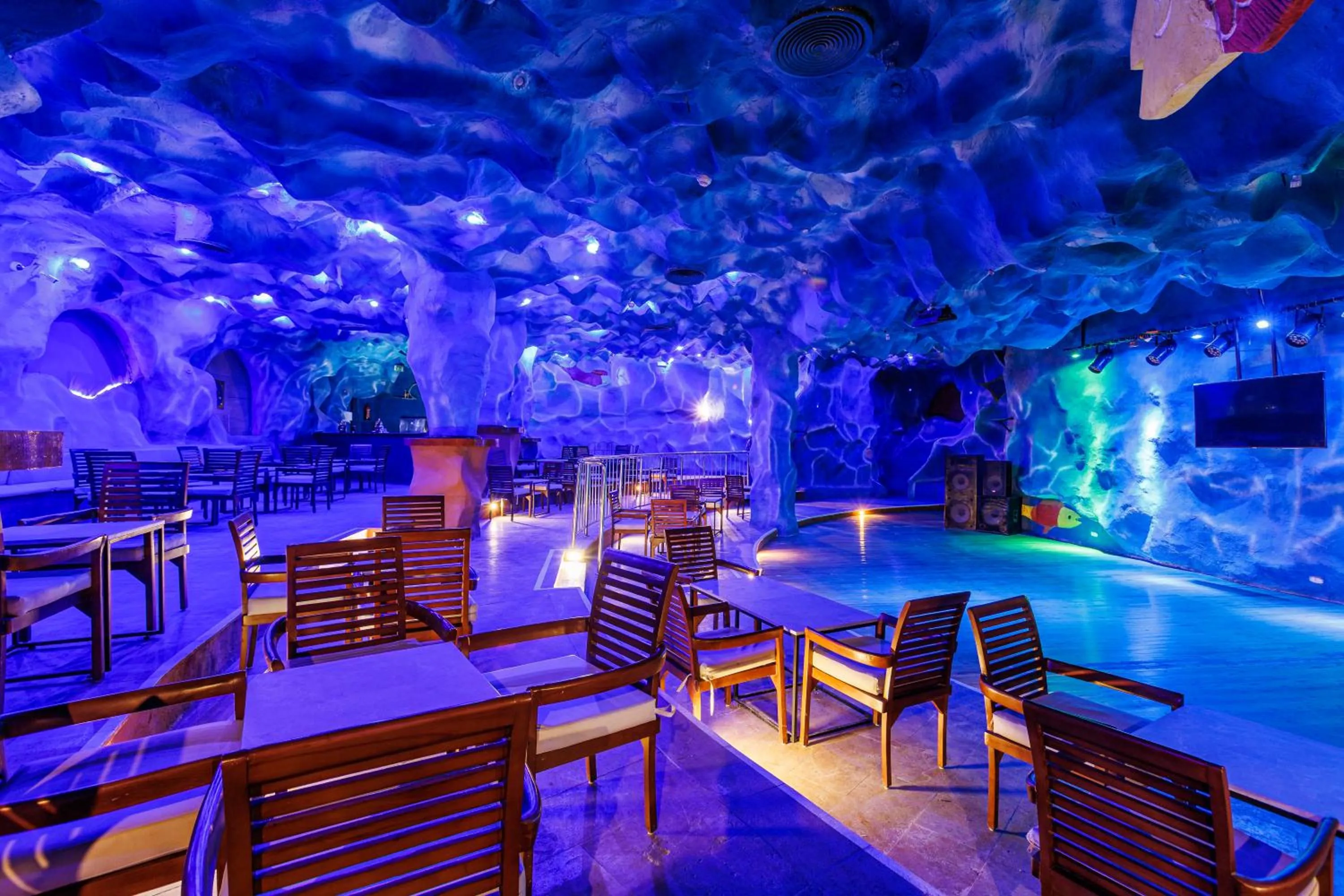 Lounge or bar in Sunrise Royal Makadi Resort