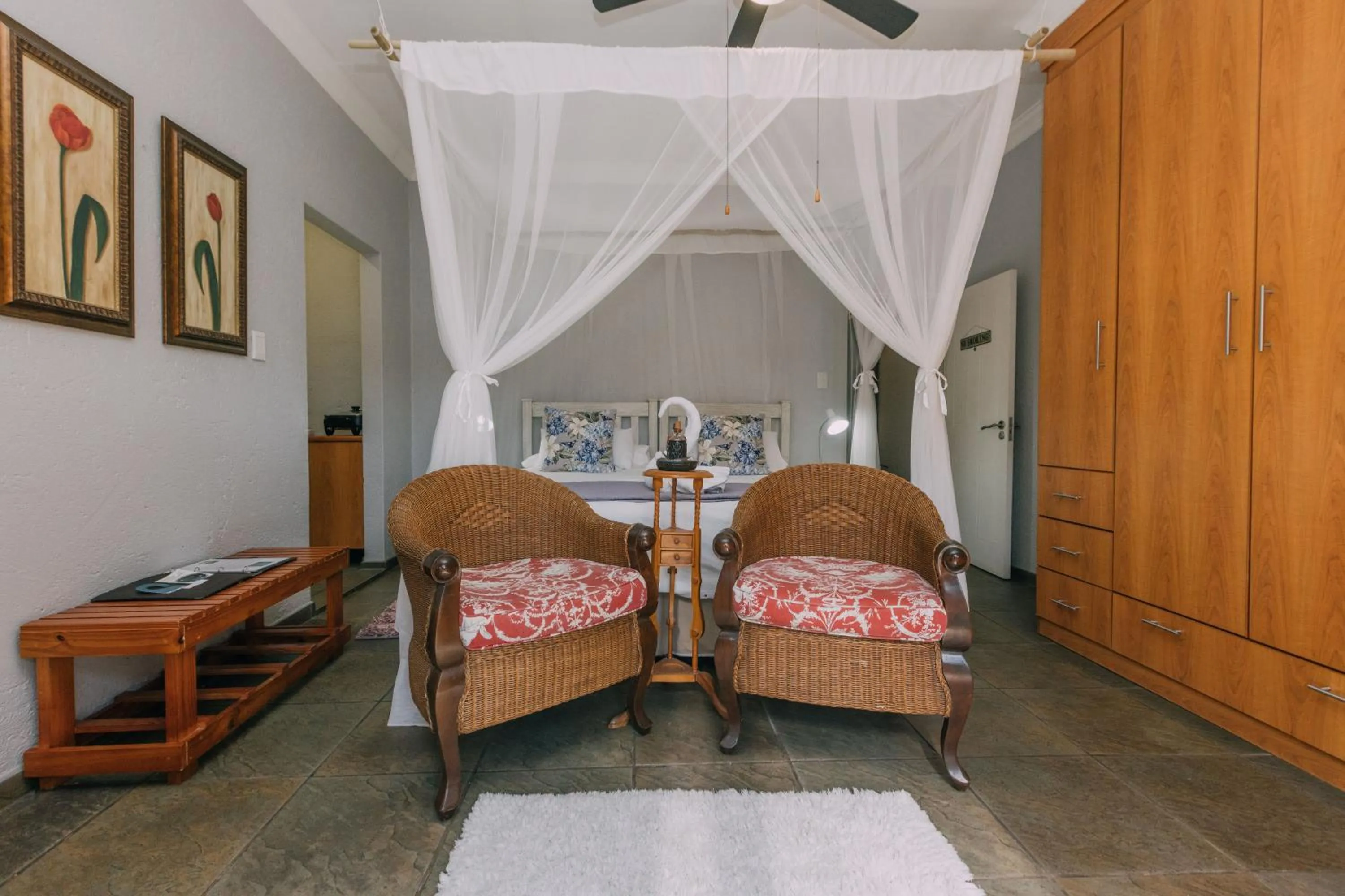 Decorative detail, Bed in Beetleloop Guest House