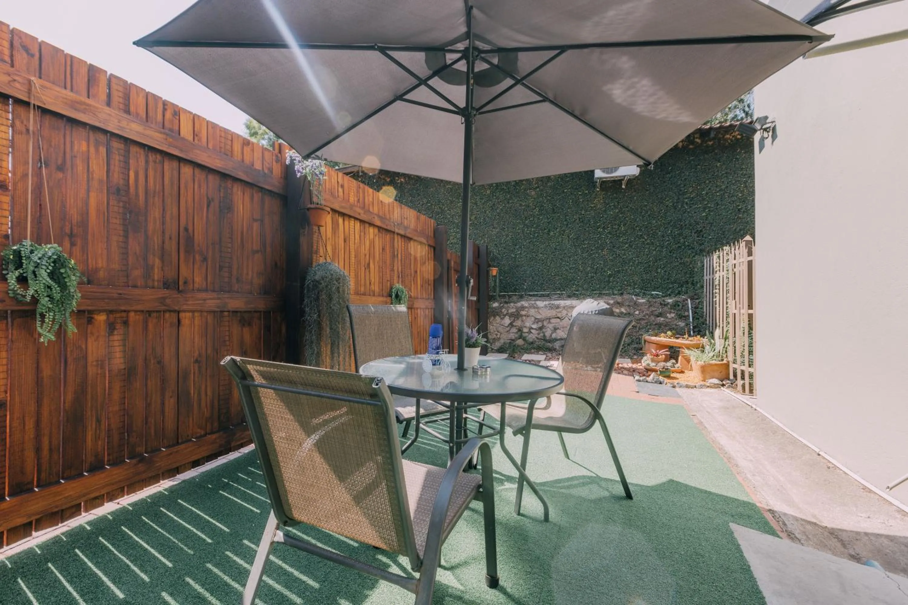 Patio in Beetleloop Guest House