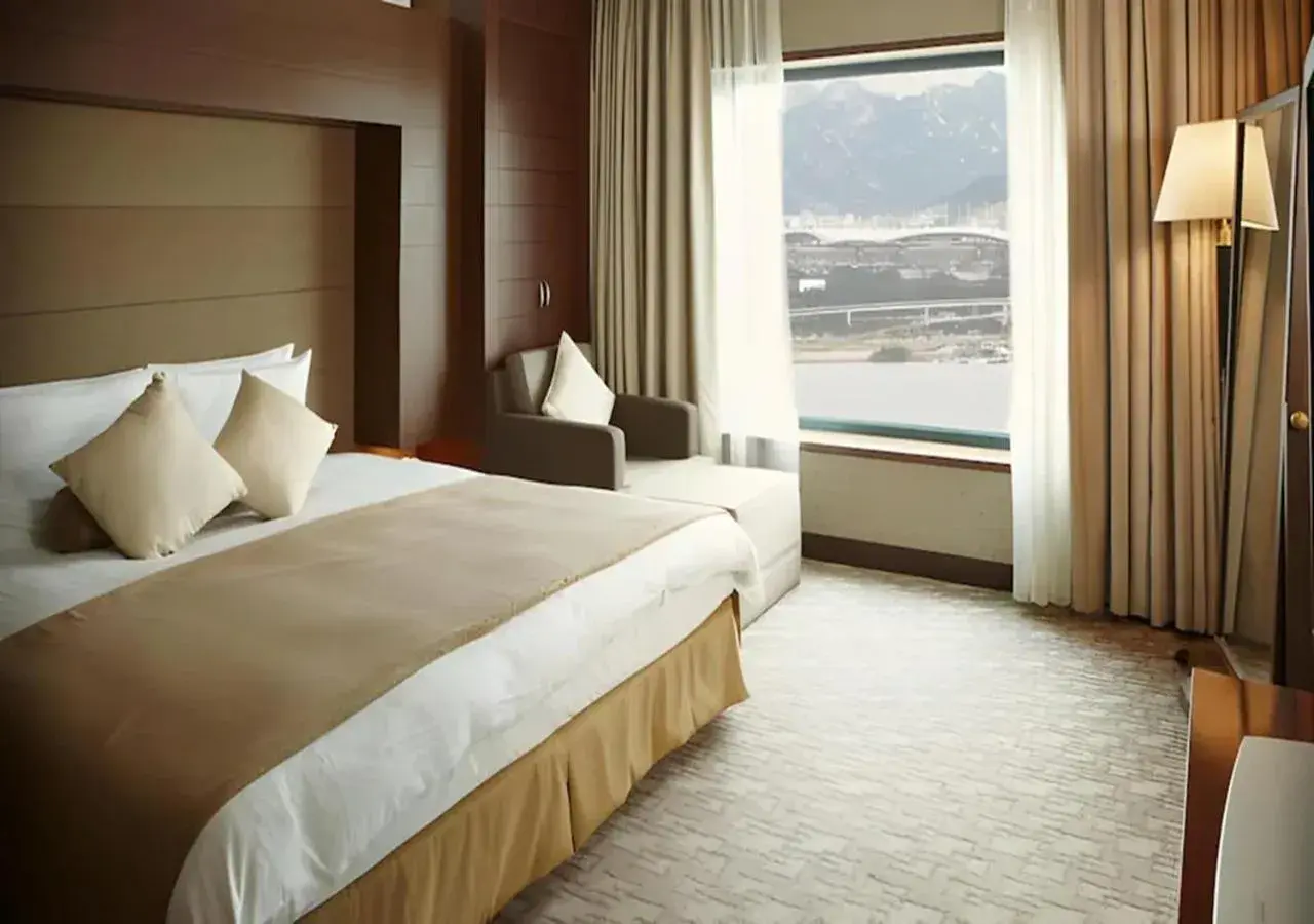 Deluxe Double Room in Niagara Hotel Deluxe Double Room in Niagara Hotel