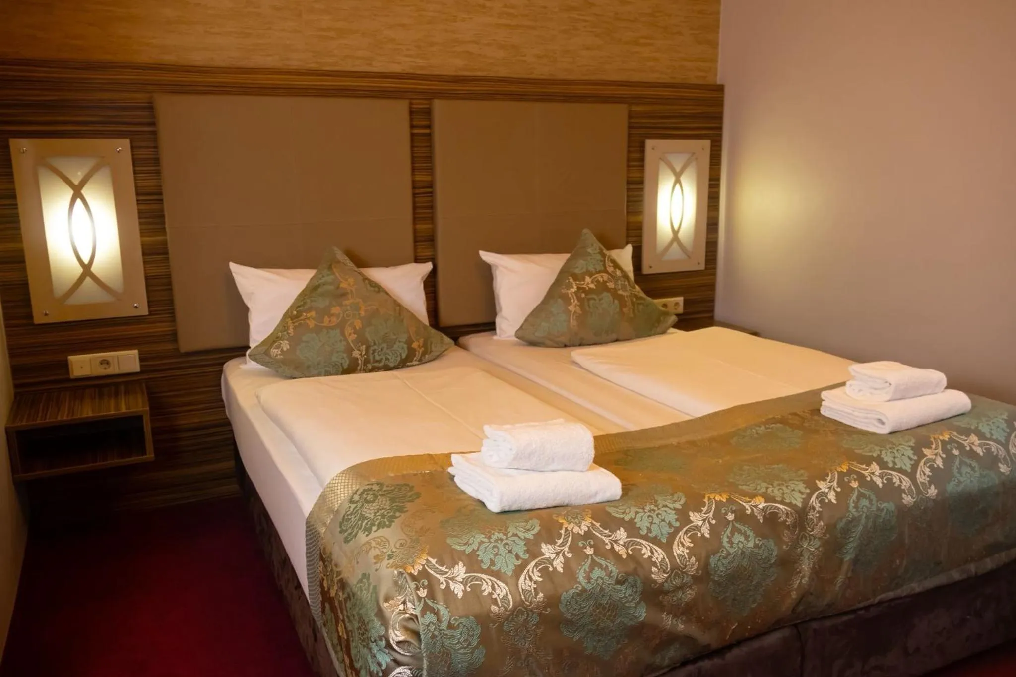 Photo of the whole room, Bed in Hotel Villa Erlen