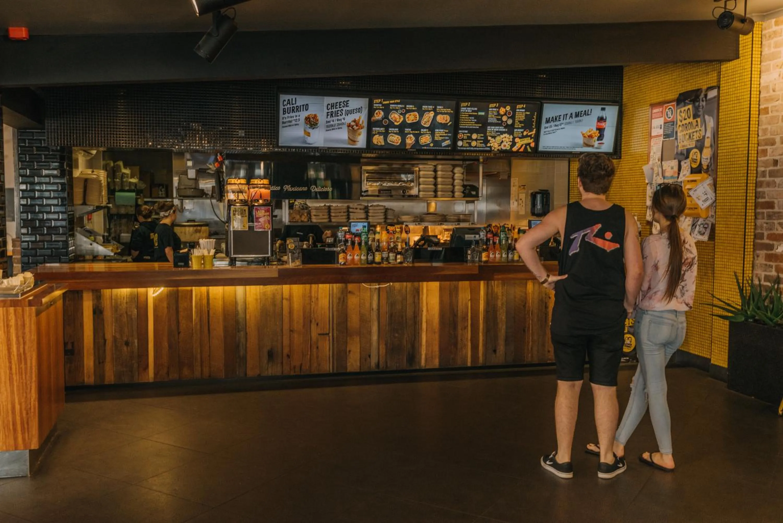 Restaurant/places to eat in Studios On Beaumont