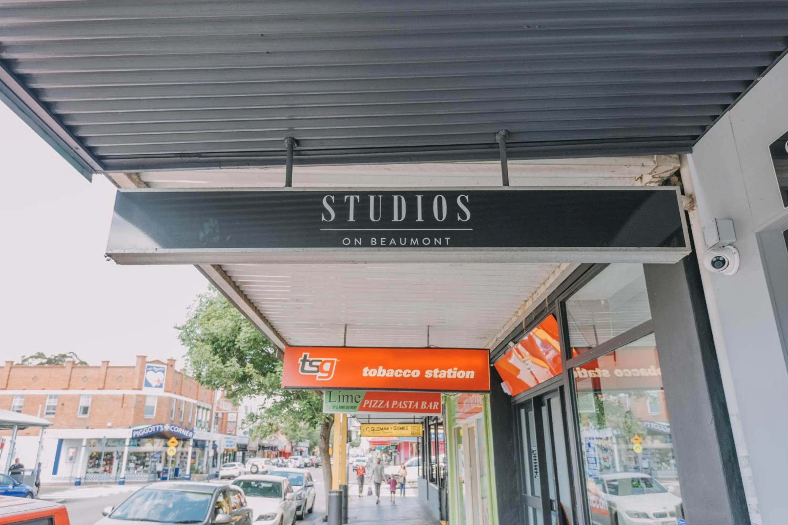 Facade/entrance in Studios On Beaumont