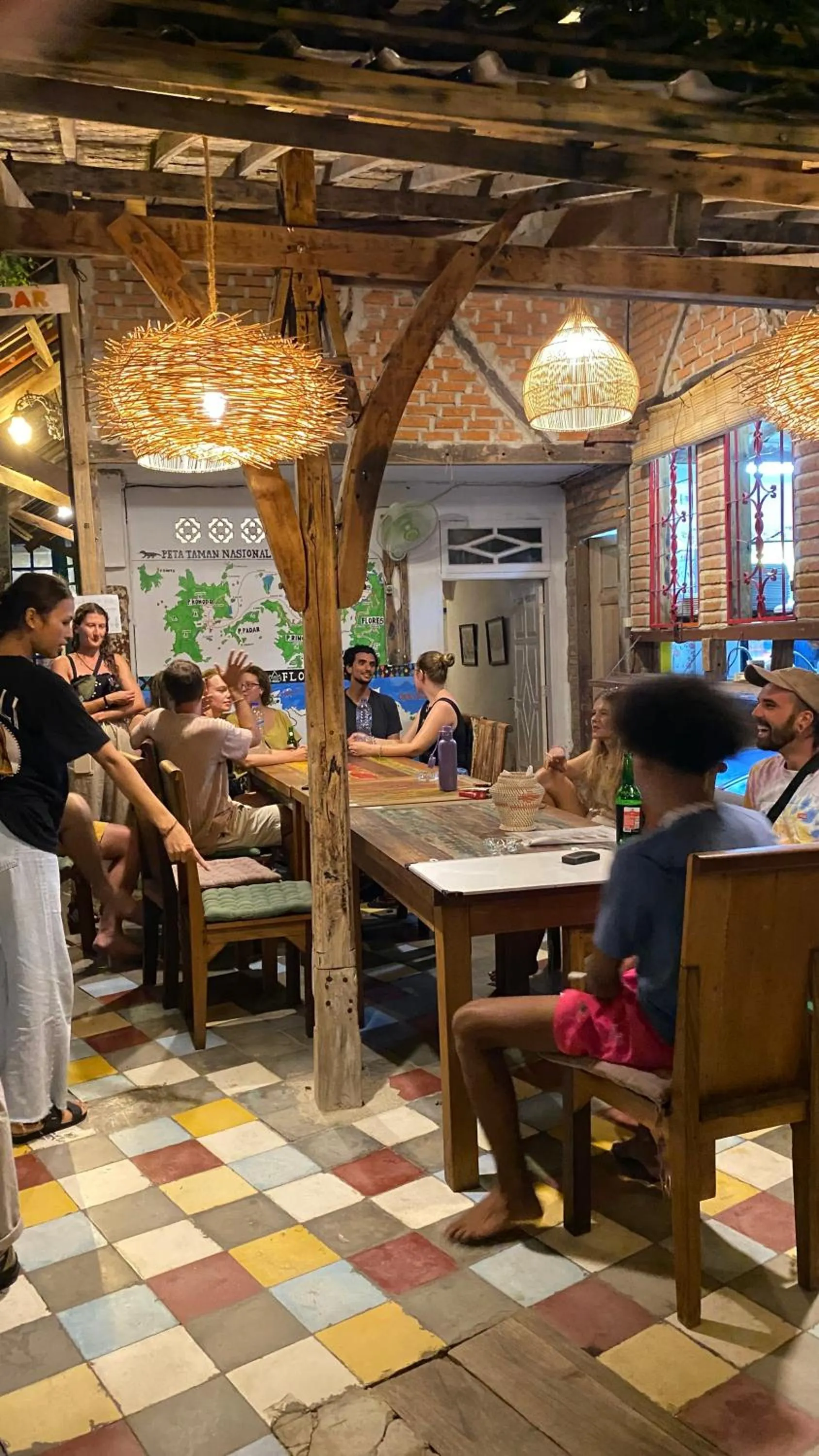 Restaurant/places to eat in La Boheme Bajo