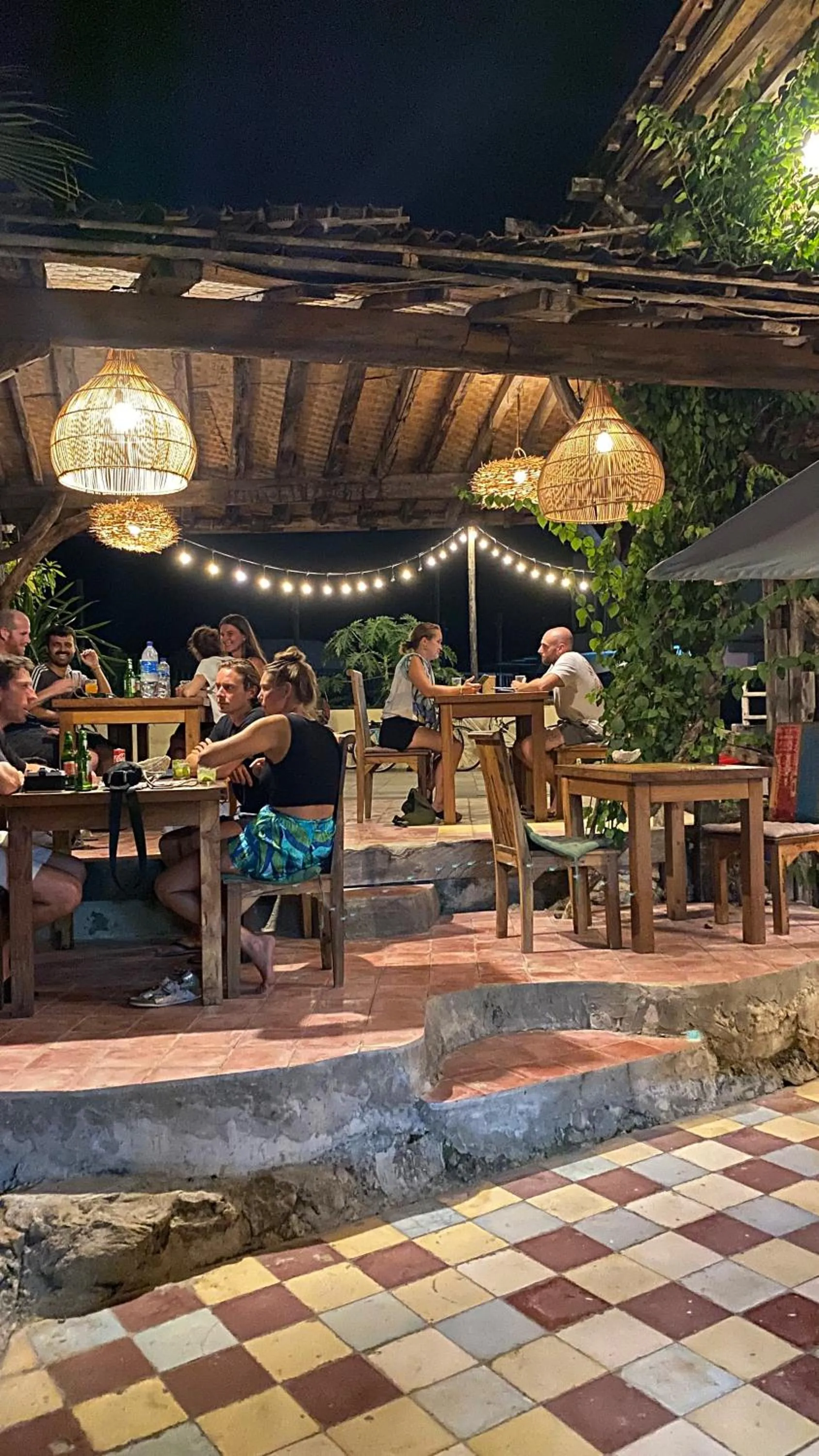 Restaurant/places to eat in La Boheme Bajo