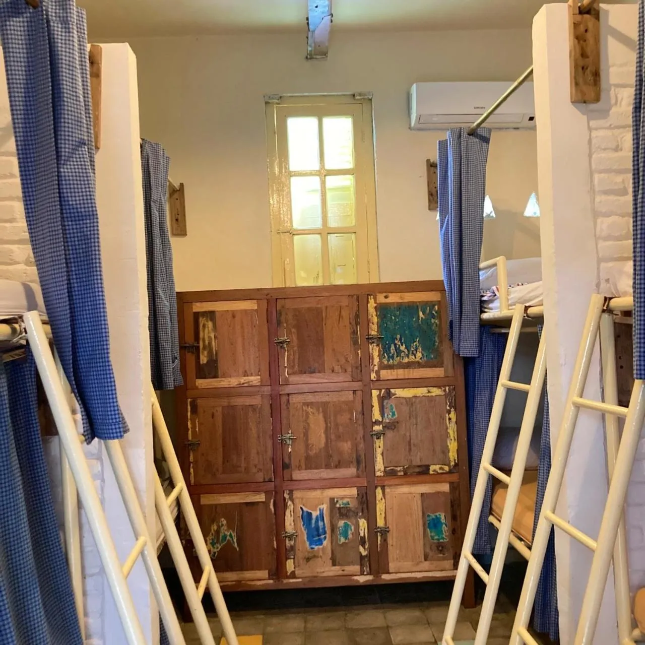 bunk bed in La Boheme Bajo