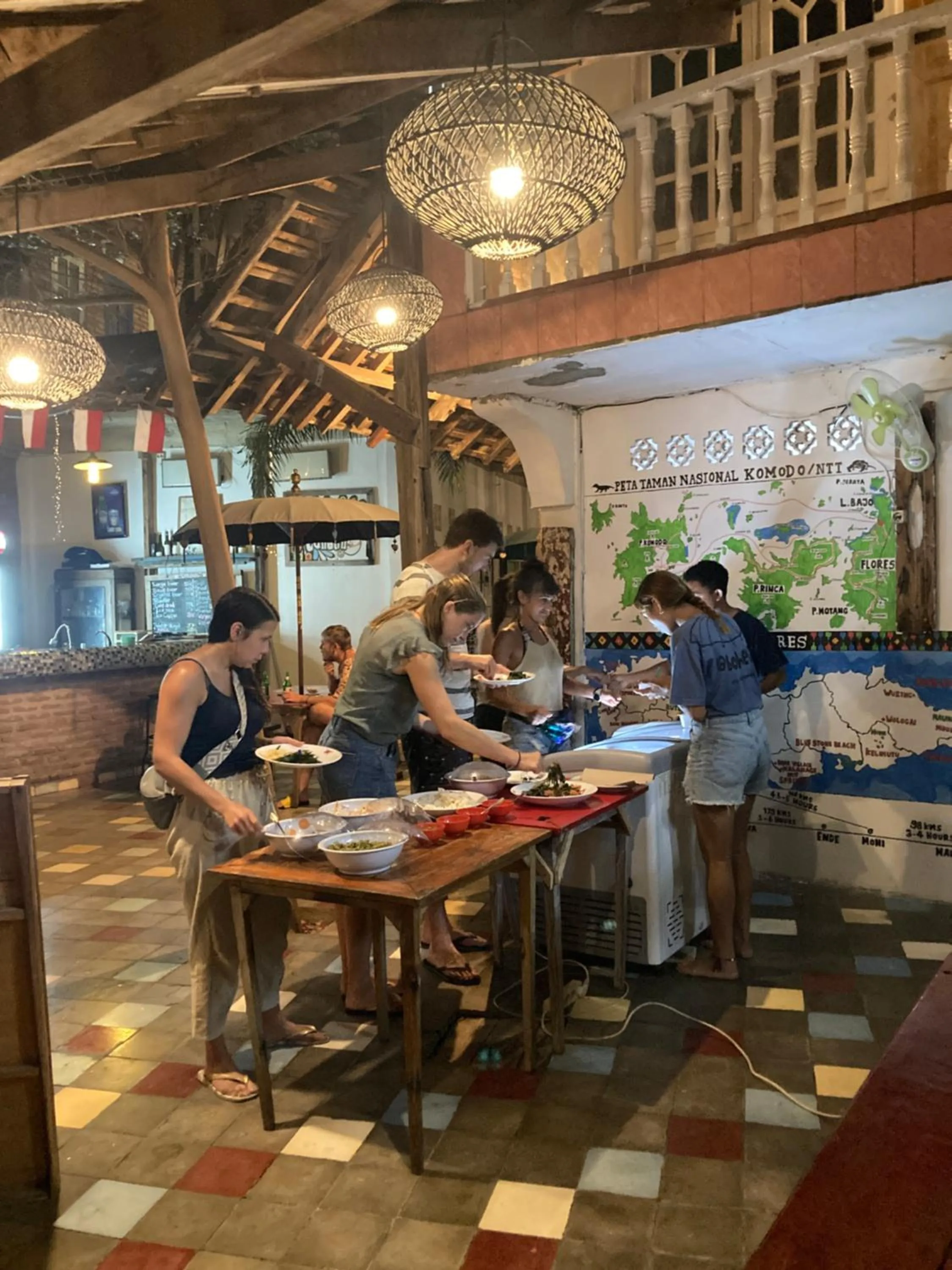 Evening entertainment in La Boheme Bajo