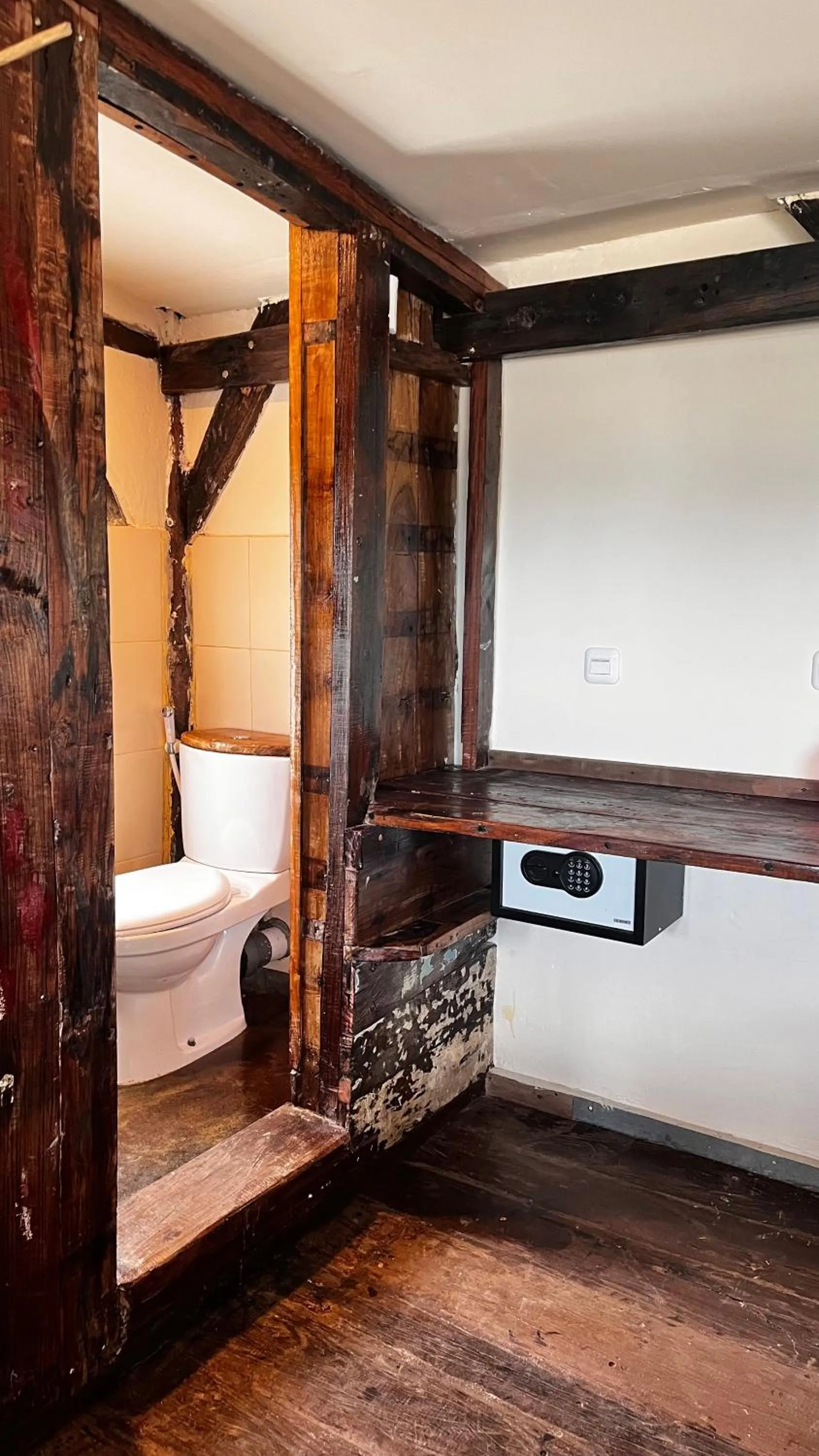 Bathroom, Bed in La Boheme Bajo