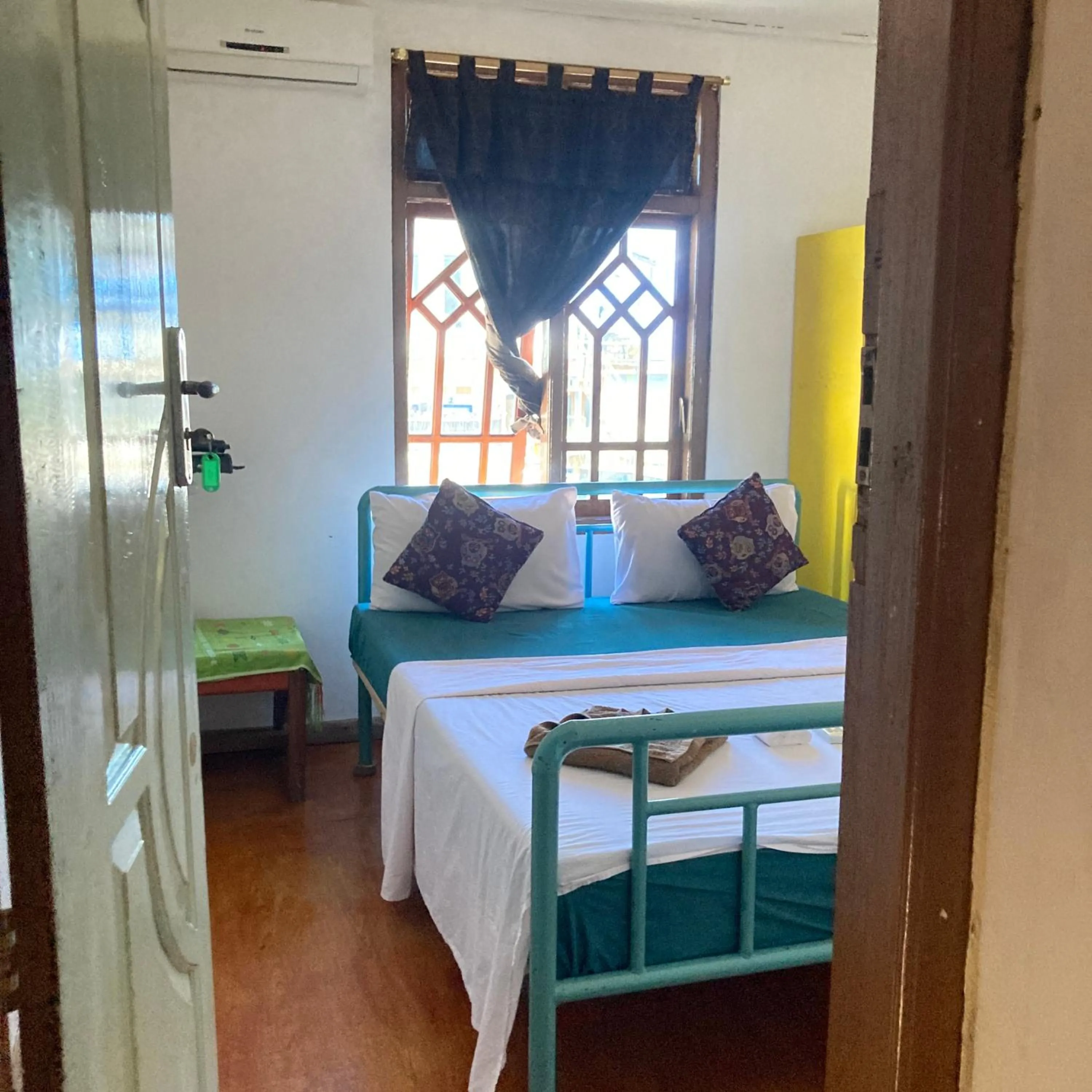 Bedroom, Bed in La Boheme Bajo