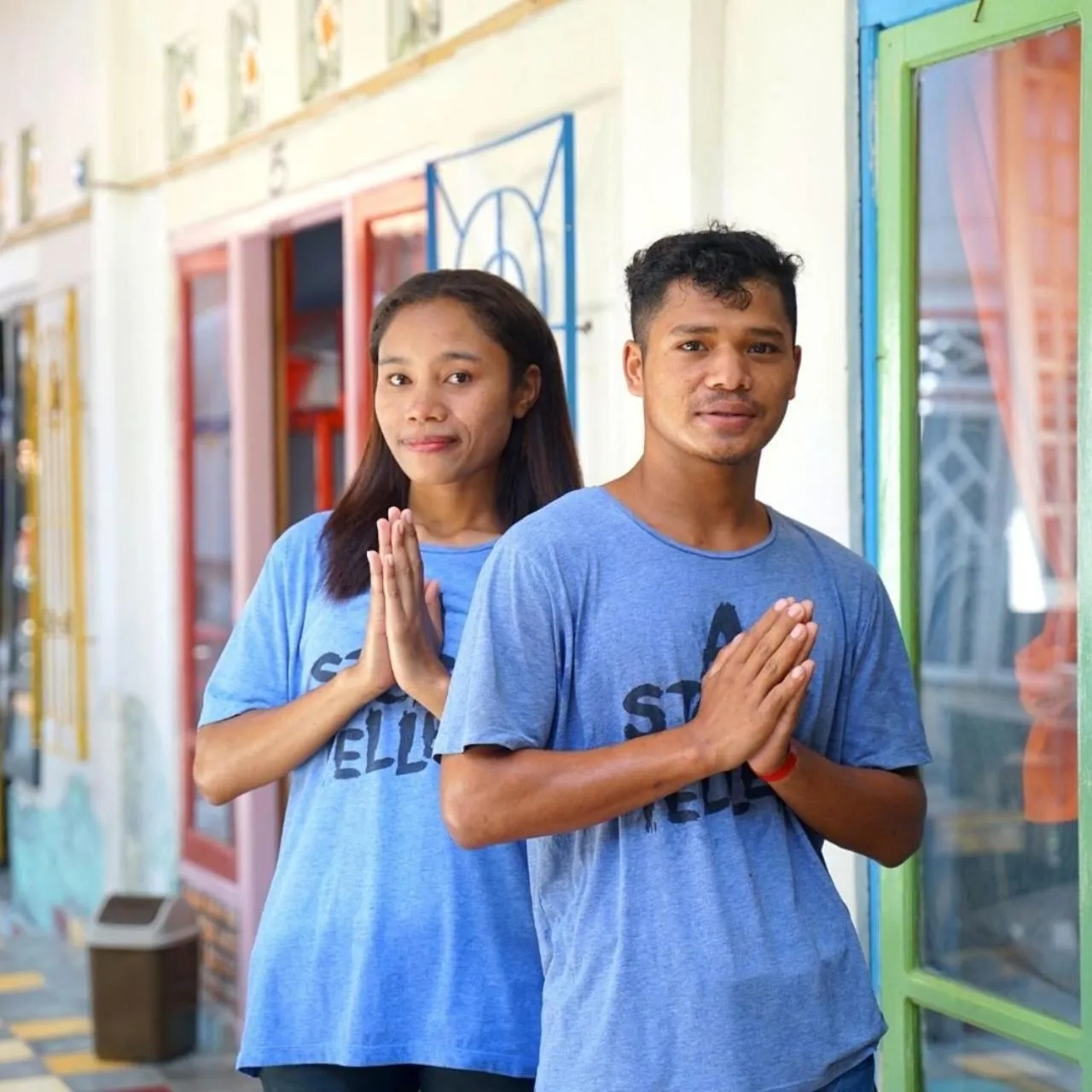 Staff in La Boheme Bajo