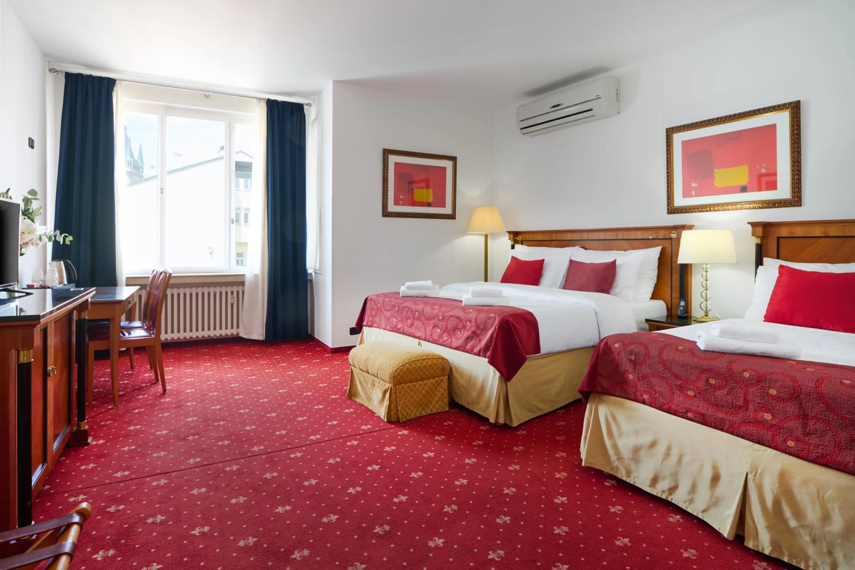 Bed in Hotel Leon D´Oro