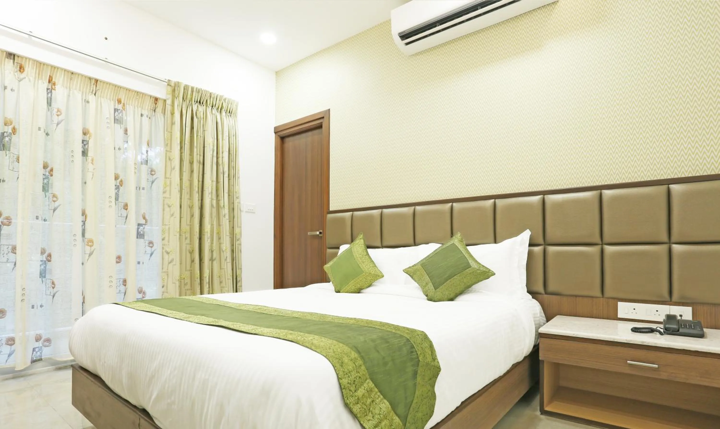 Bed in Treebo Pechis Castle