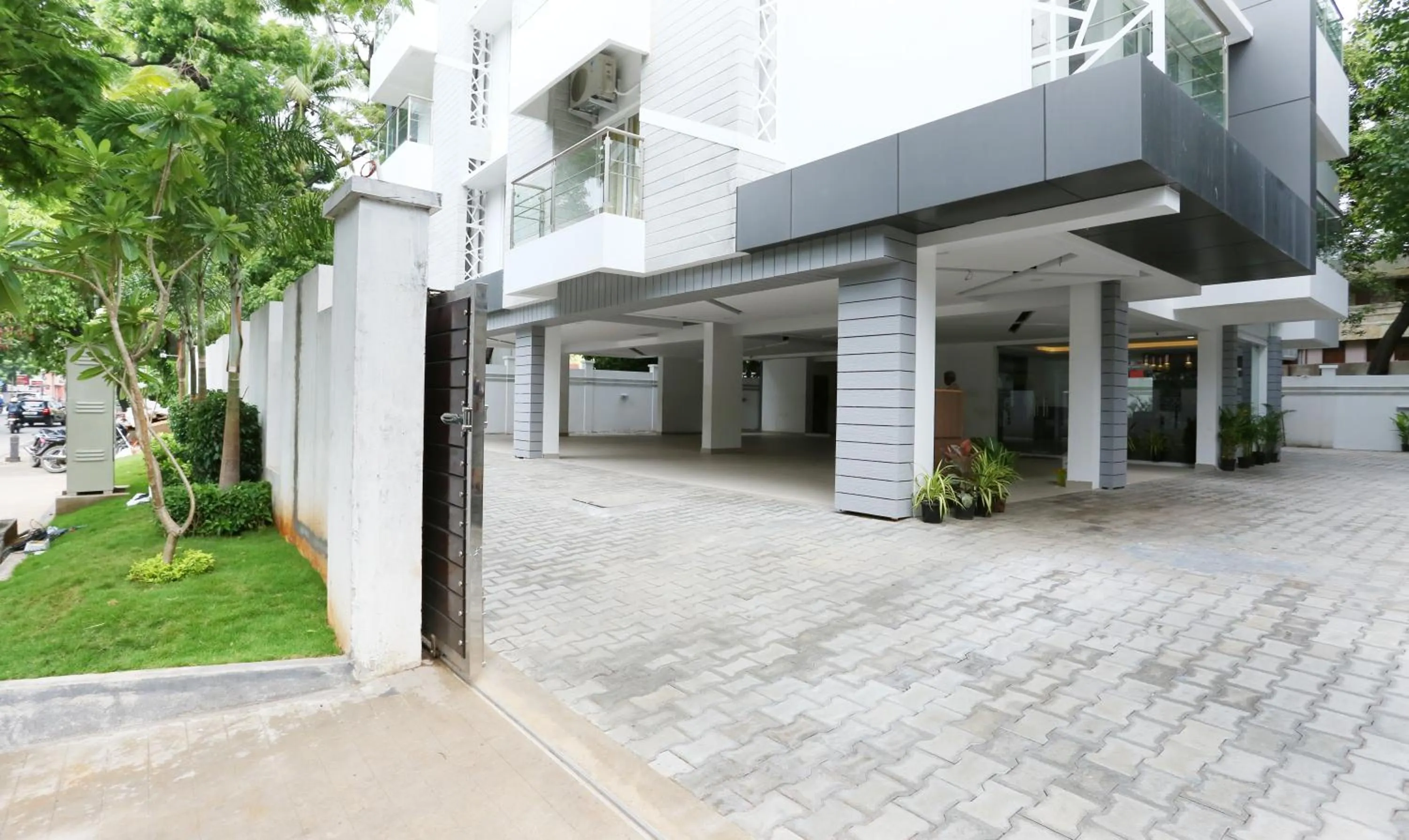 Property building in Treebo Pechis Castle