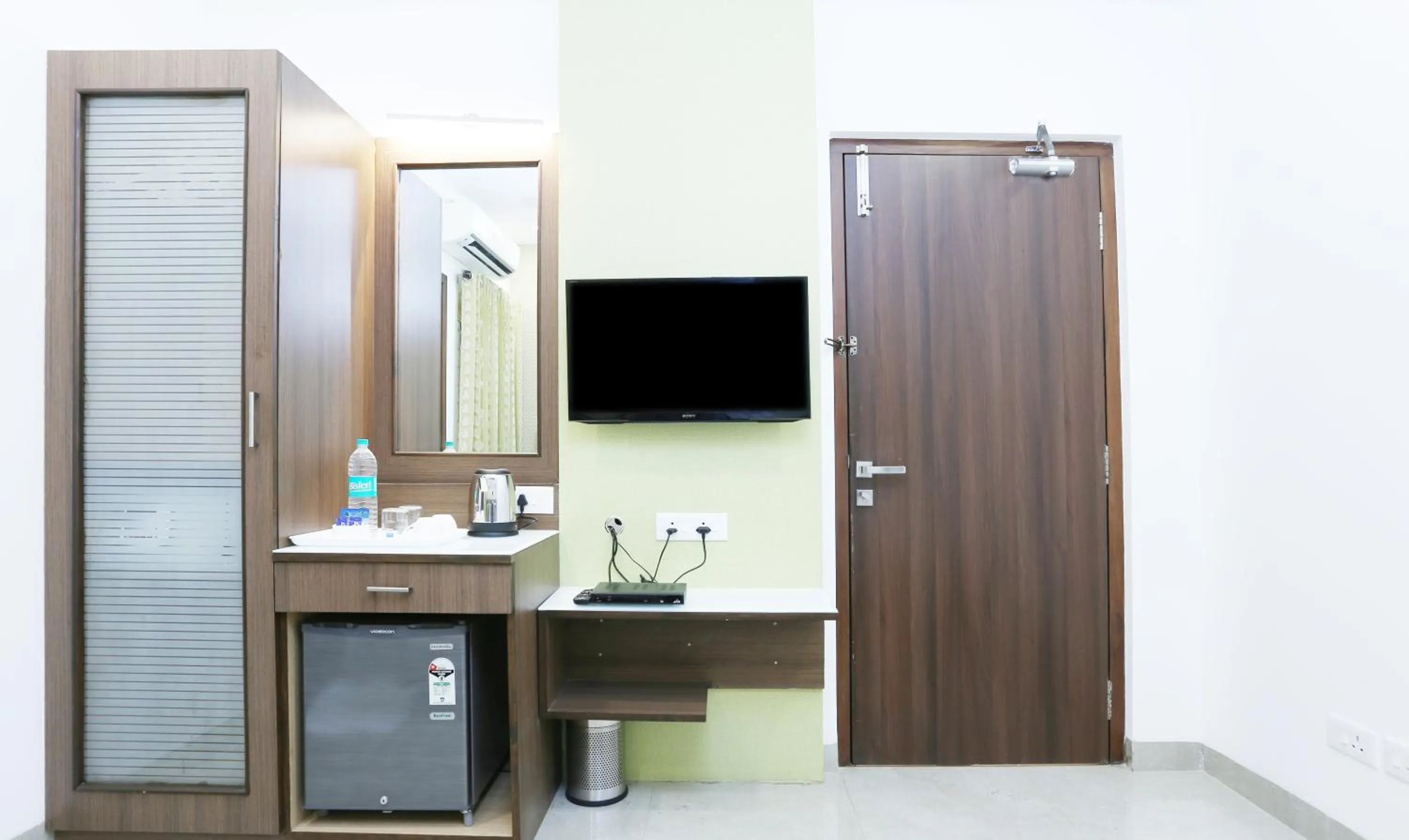 TV and multimedia in Treebo Pechis Castle