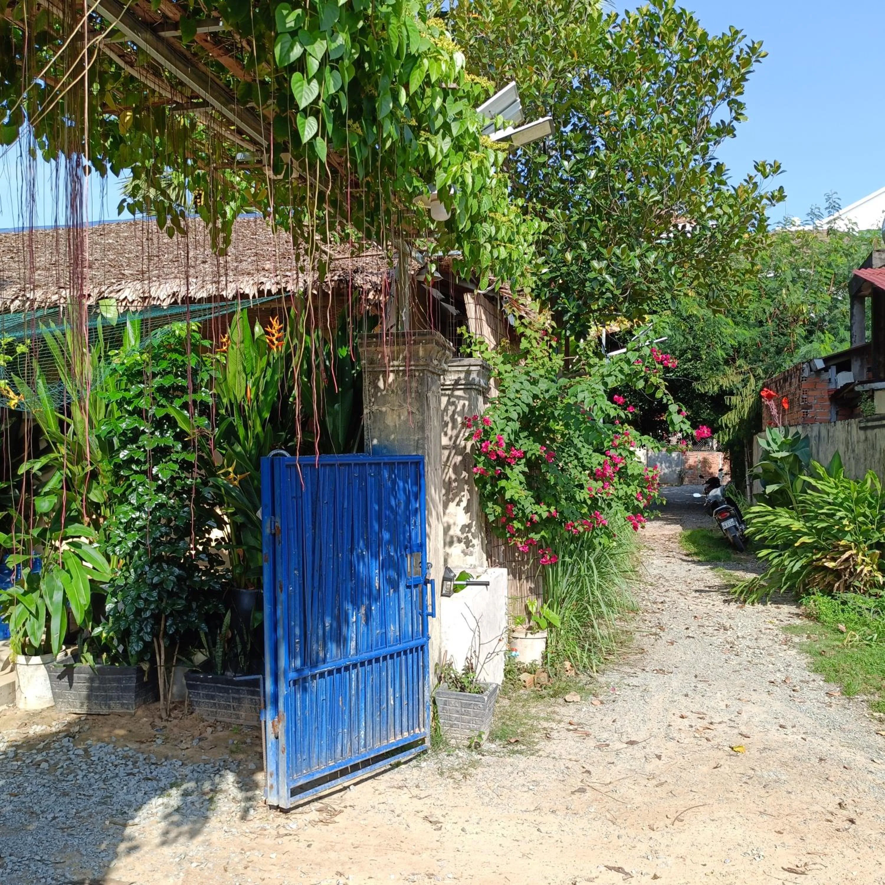 Facade/entrance in Siem Reap Homesteading