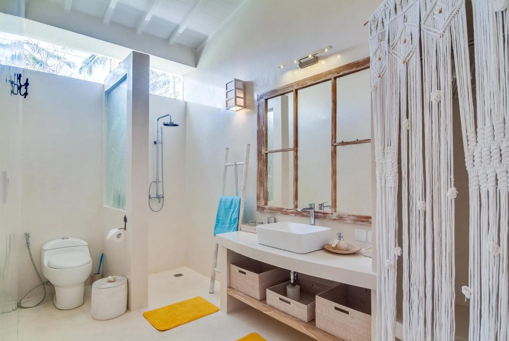 Toilet in De'Coco Villa