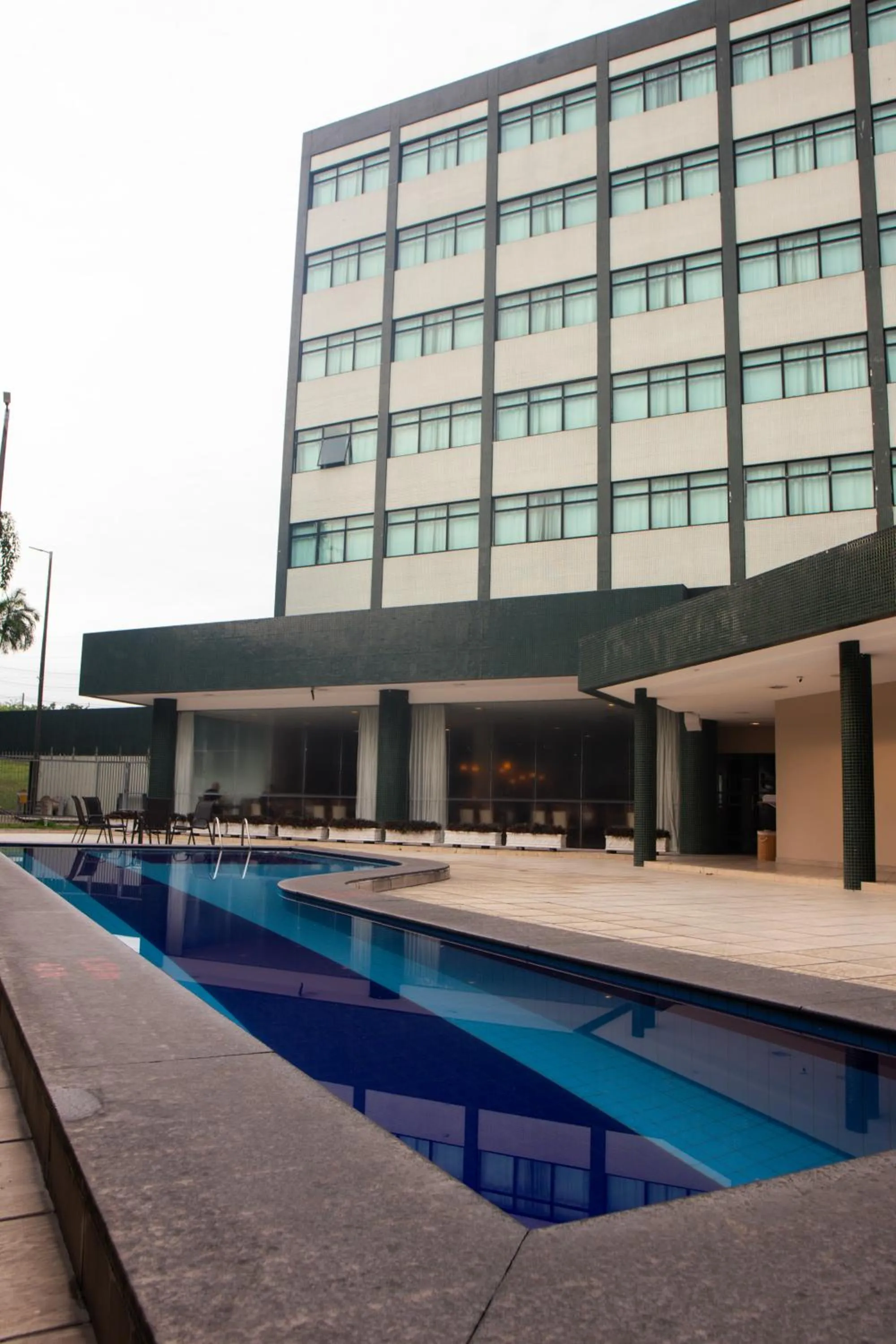 Swimming pool in Comfort Hotel Manaus