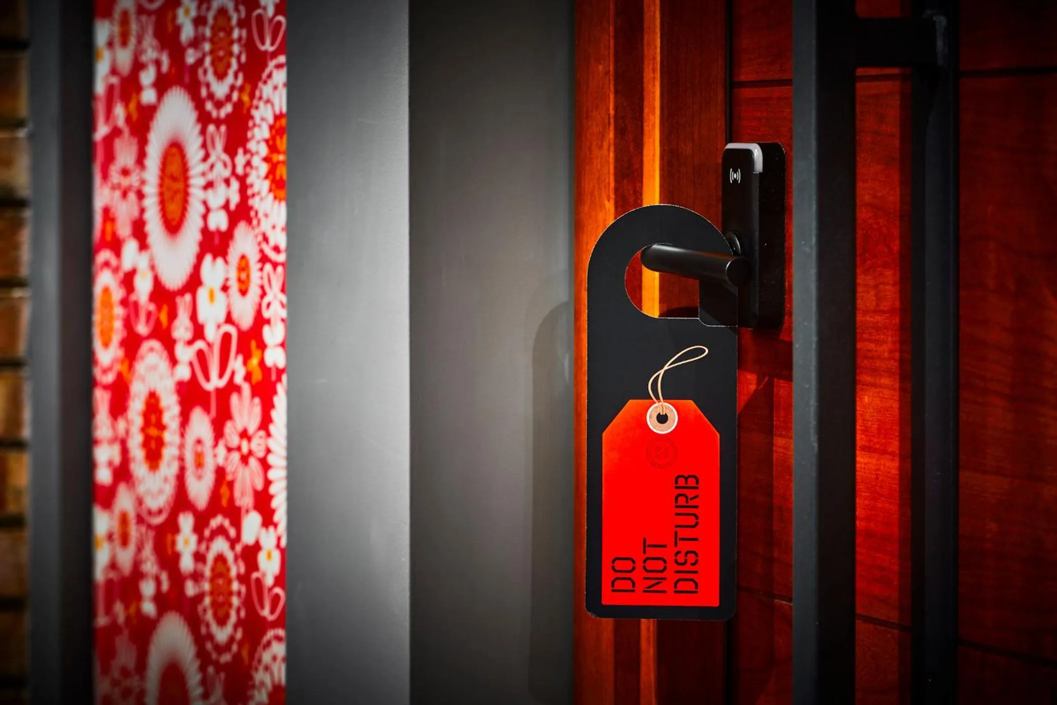 Logo/Certificate/Sign in New Road Hotel