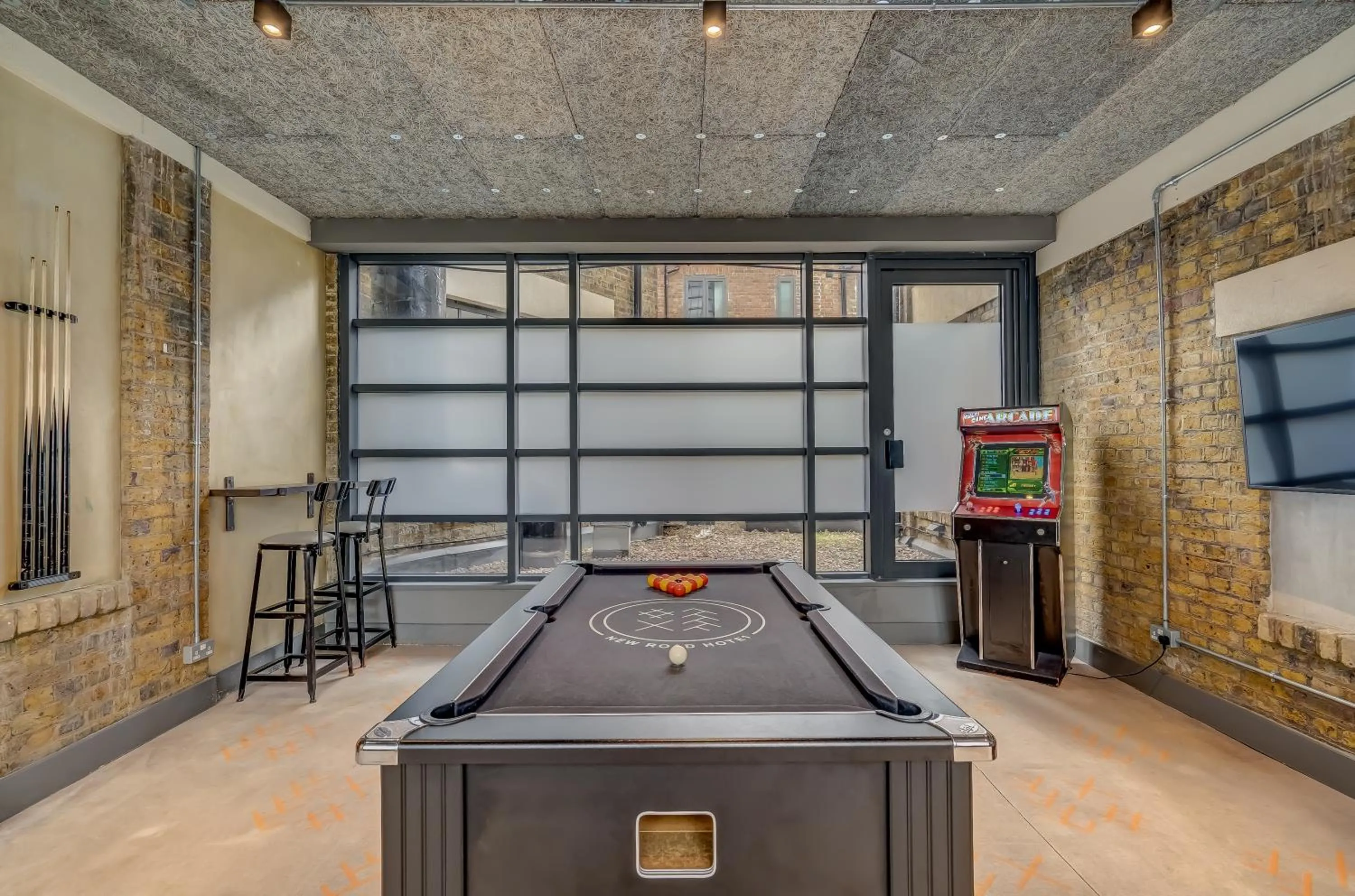 Billiard in New Road Hotel