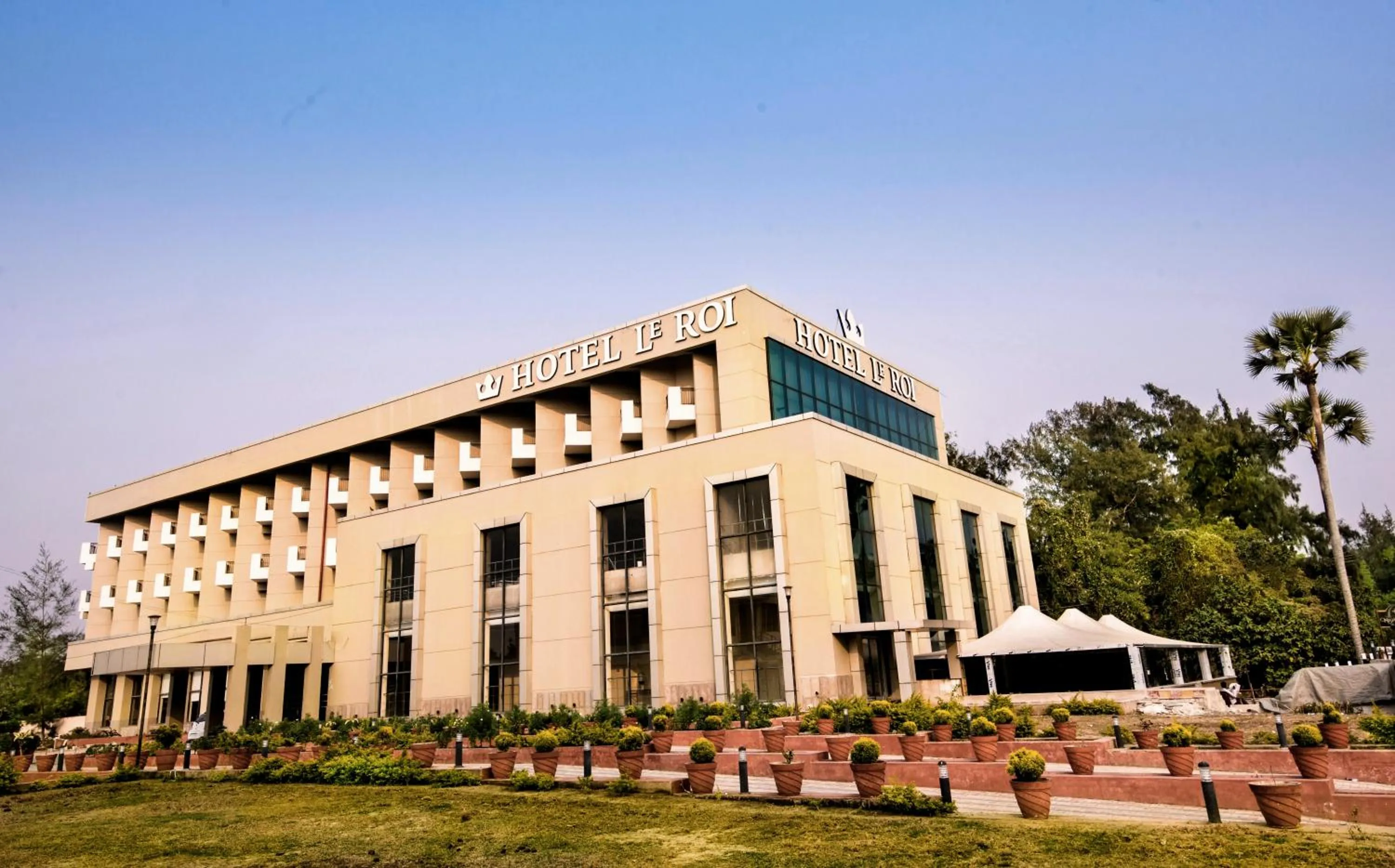 Property building in Le Roi Digha