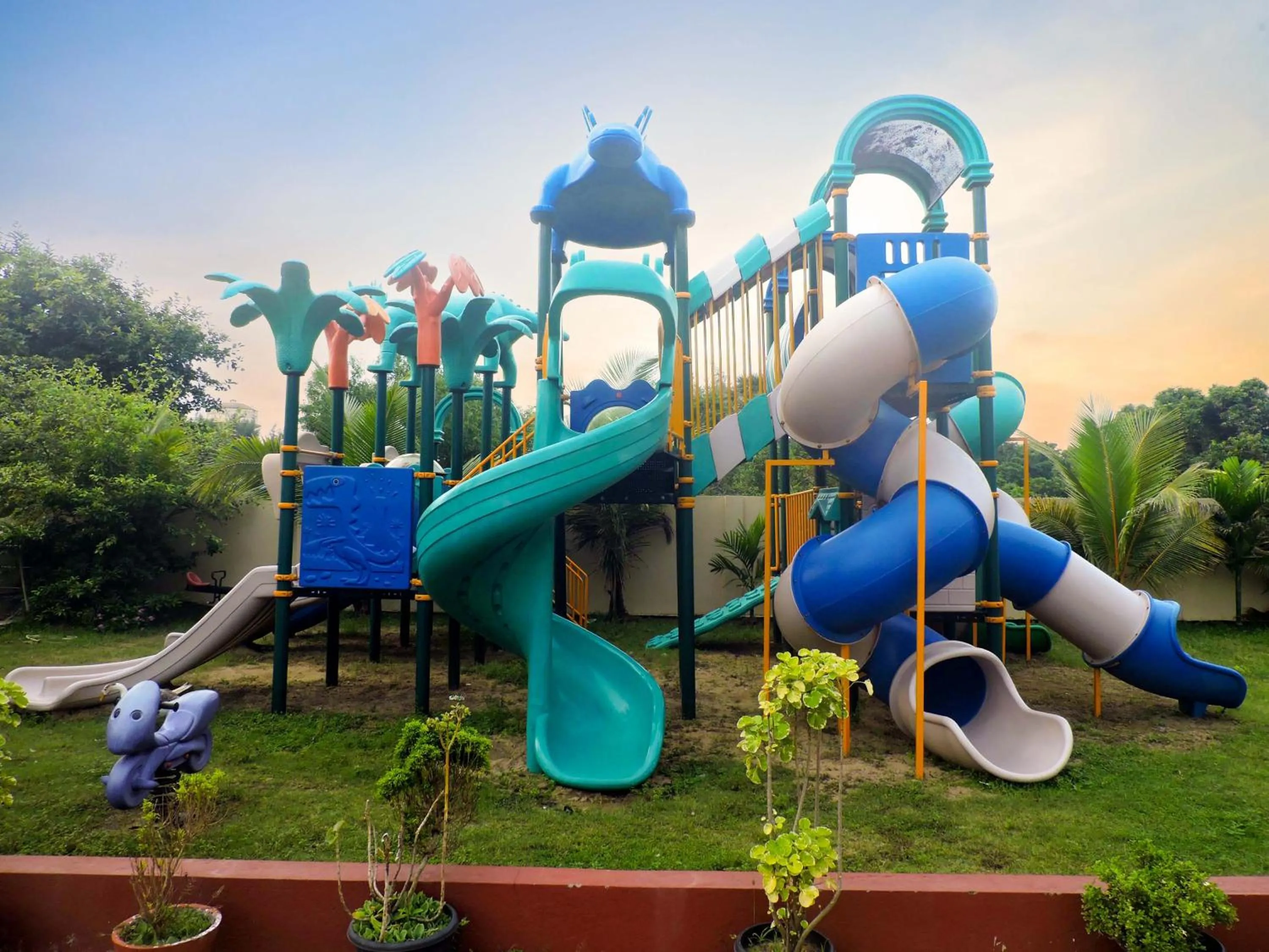 children in Le Roi Digha