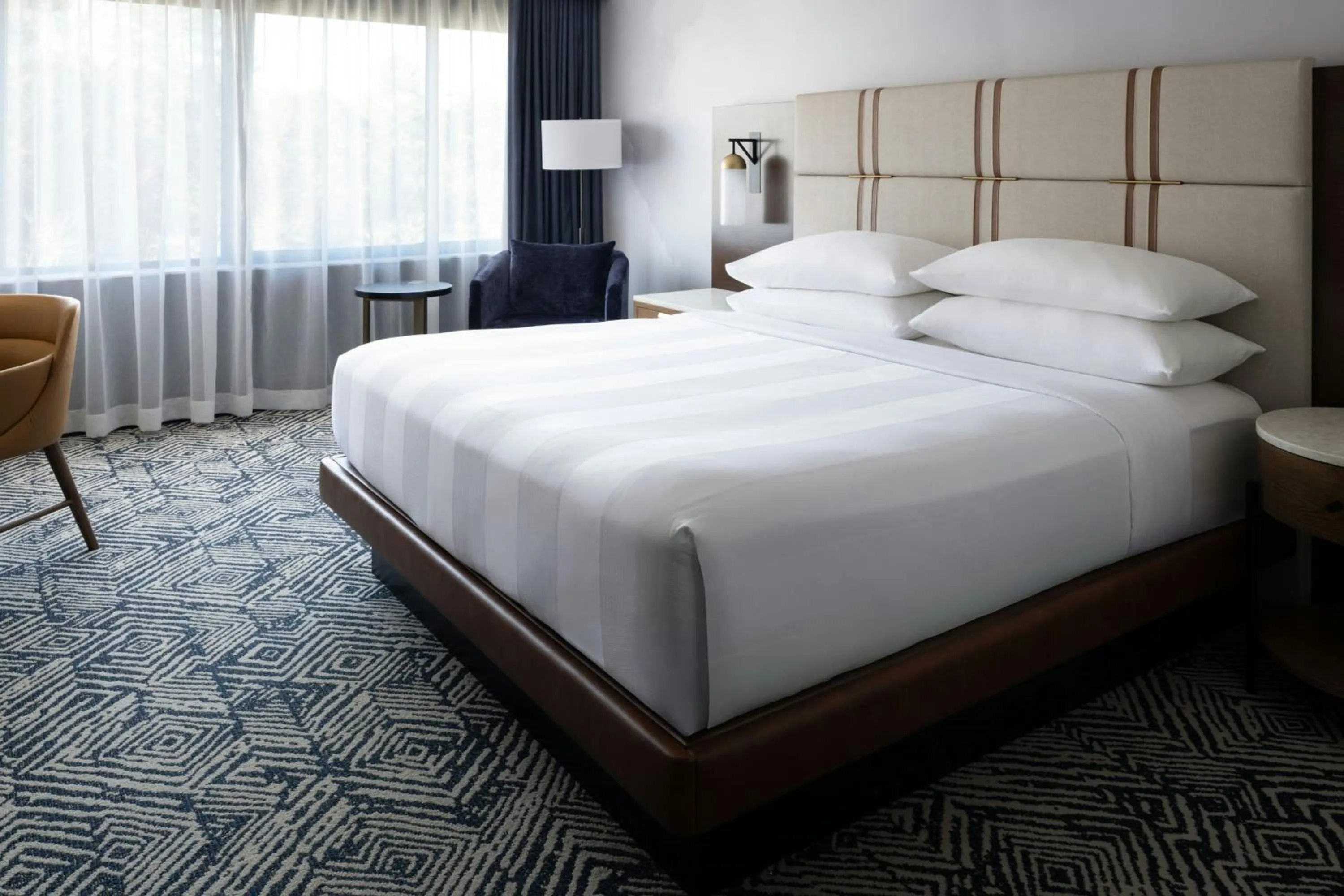 Photo of the whole room, Bed in Marriott Raleigh Durham Research Triangle Park