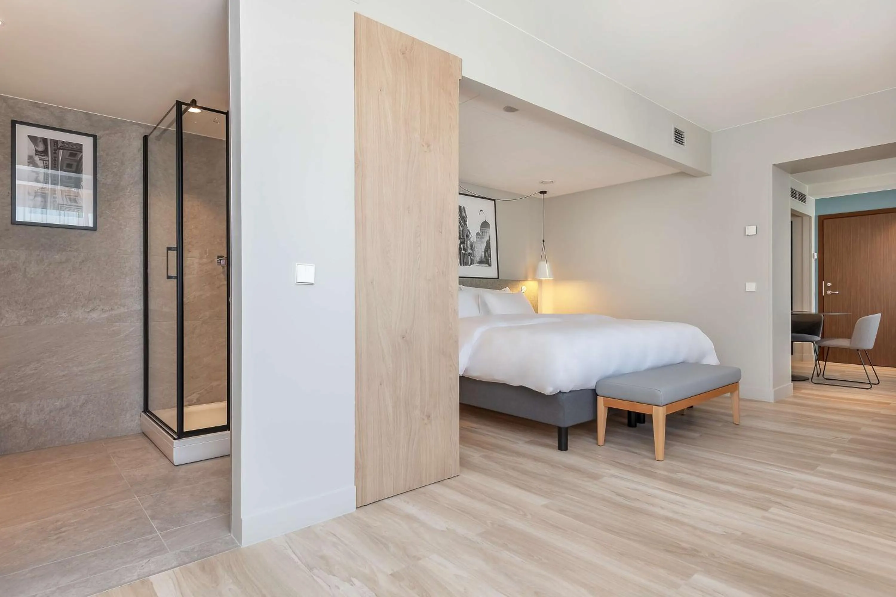 Shower, Bed in Radisson Hotel Kaunas