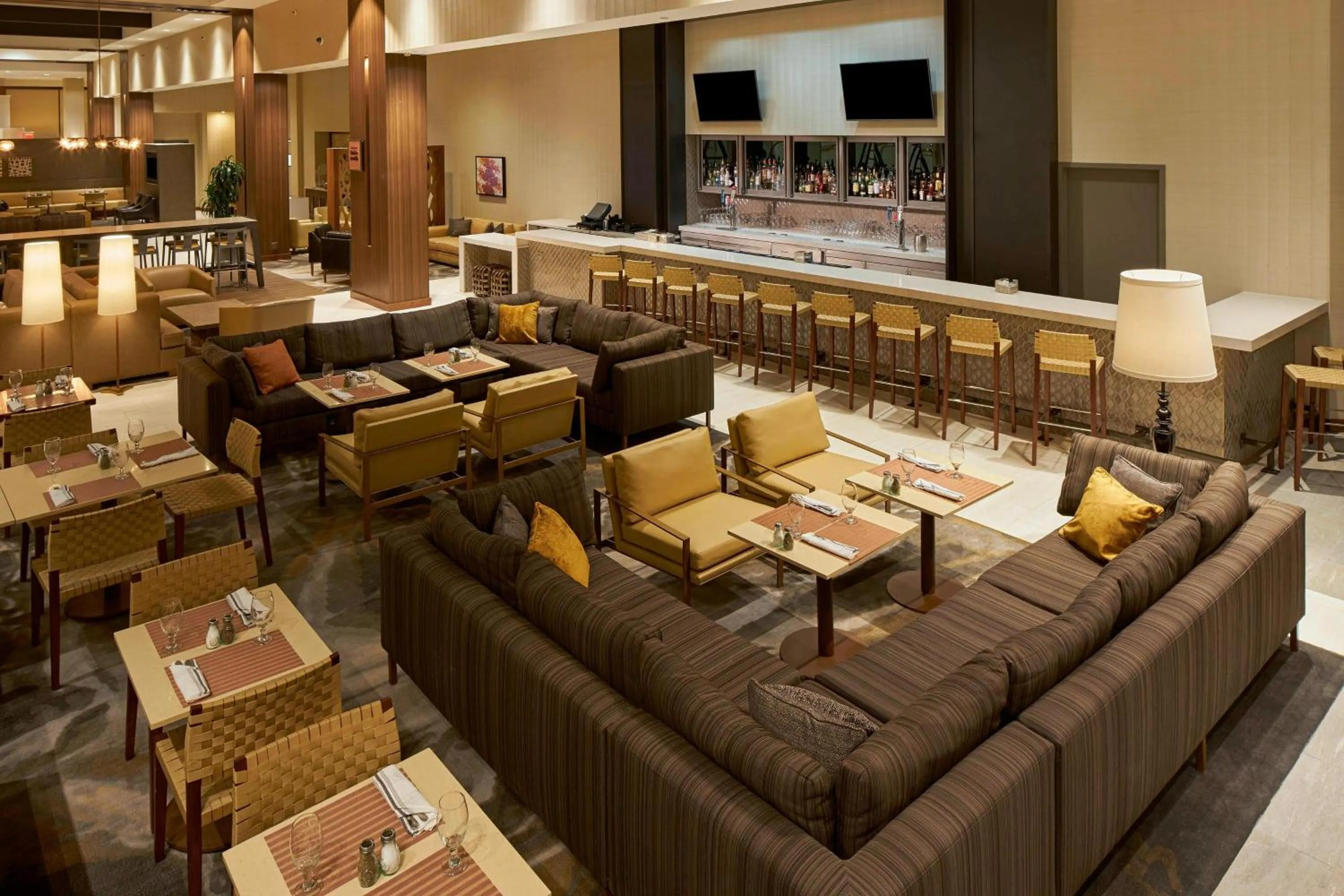 Lounge or bar in Durham Marriott City Center