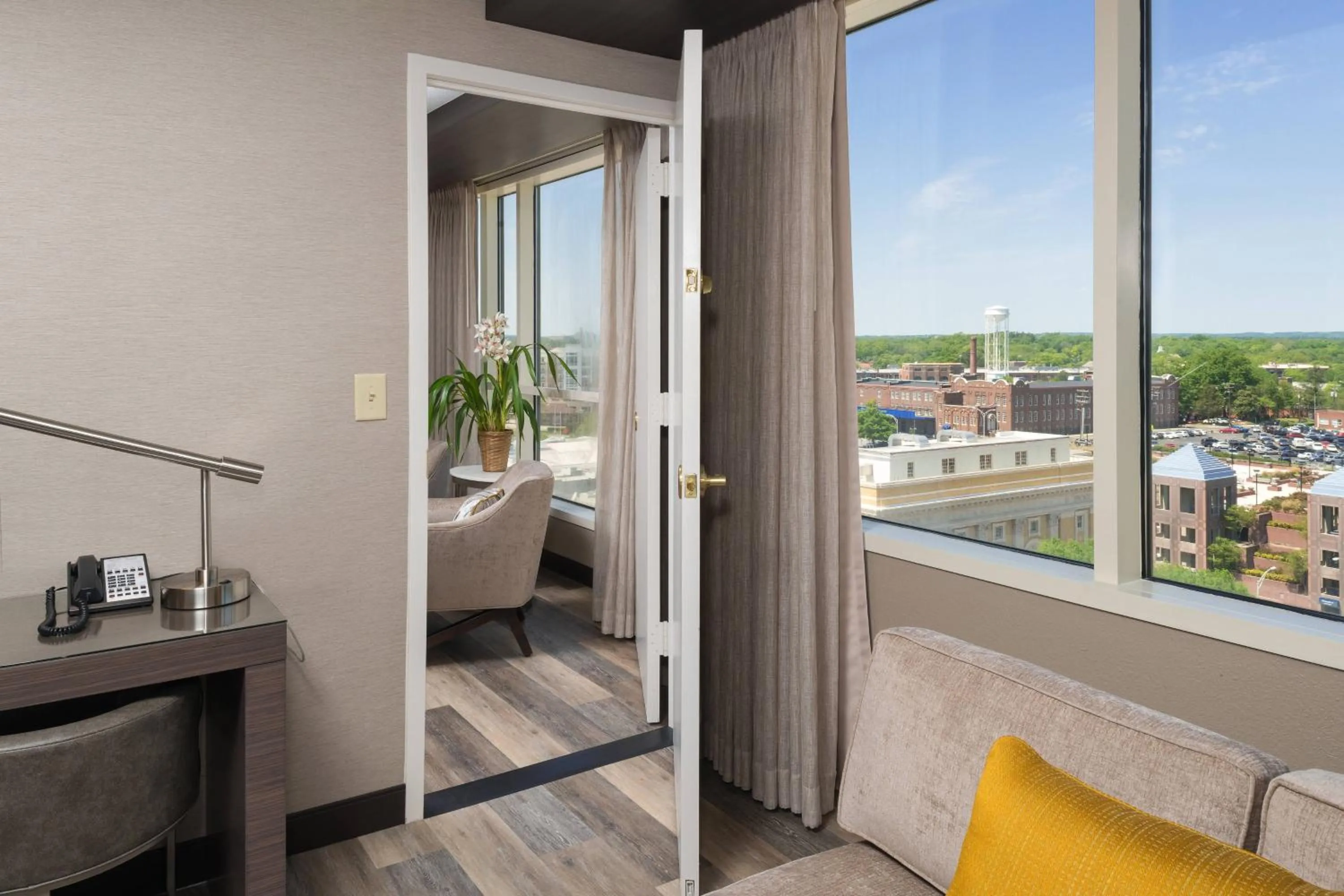 Photo of the whole room in Durham Marriott City Center