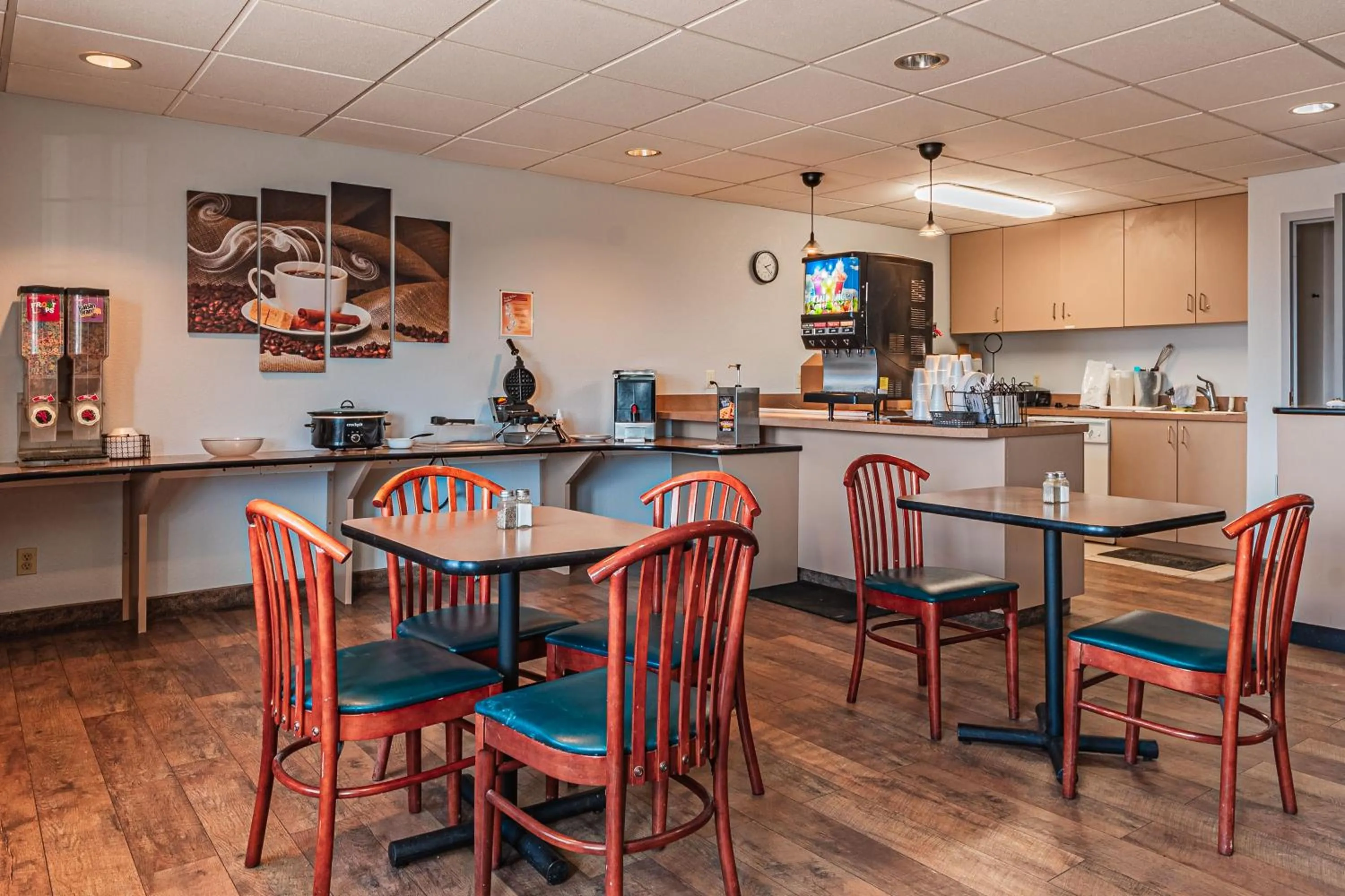 Breakfast in Travelodge by Wyndham Colorado Springs Airport - Peterson SFB