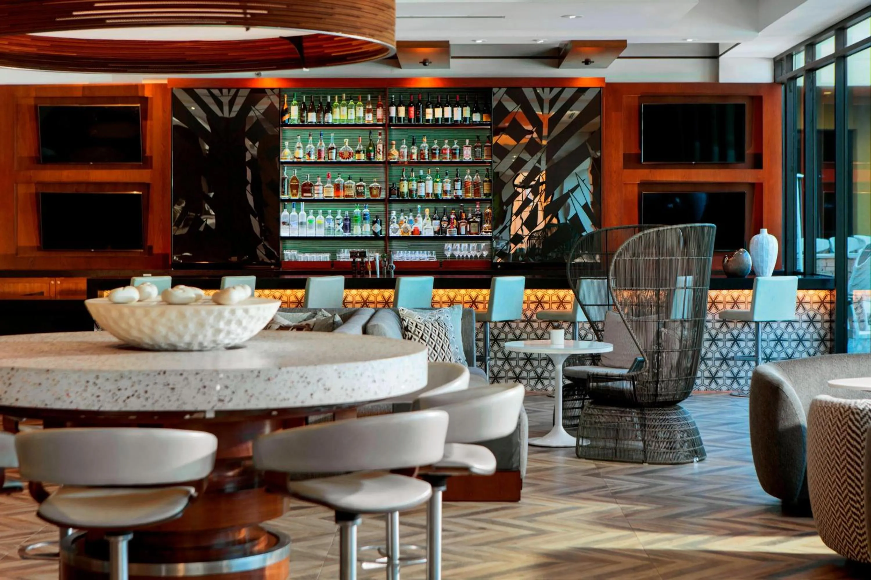 Lounge or bar in Renaissance Palm Springs Hotel