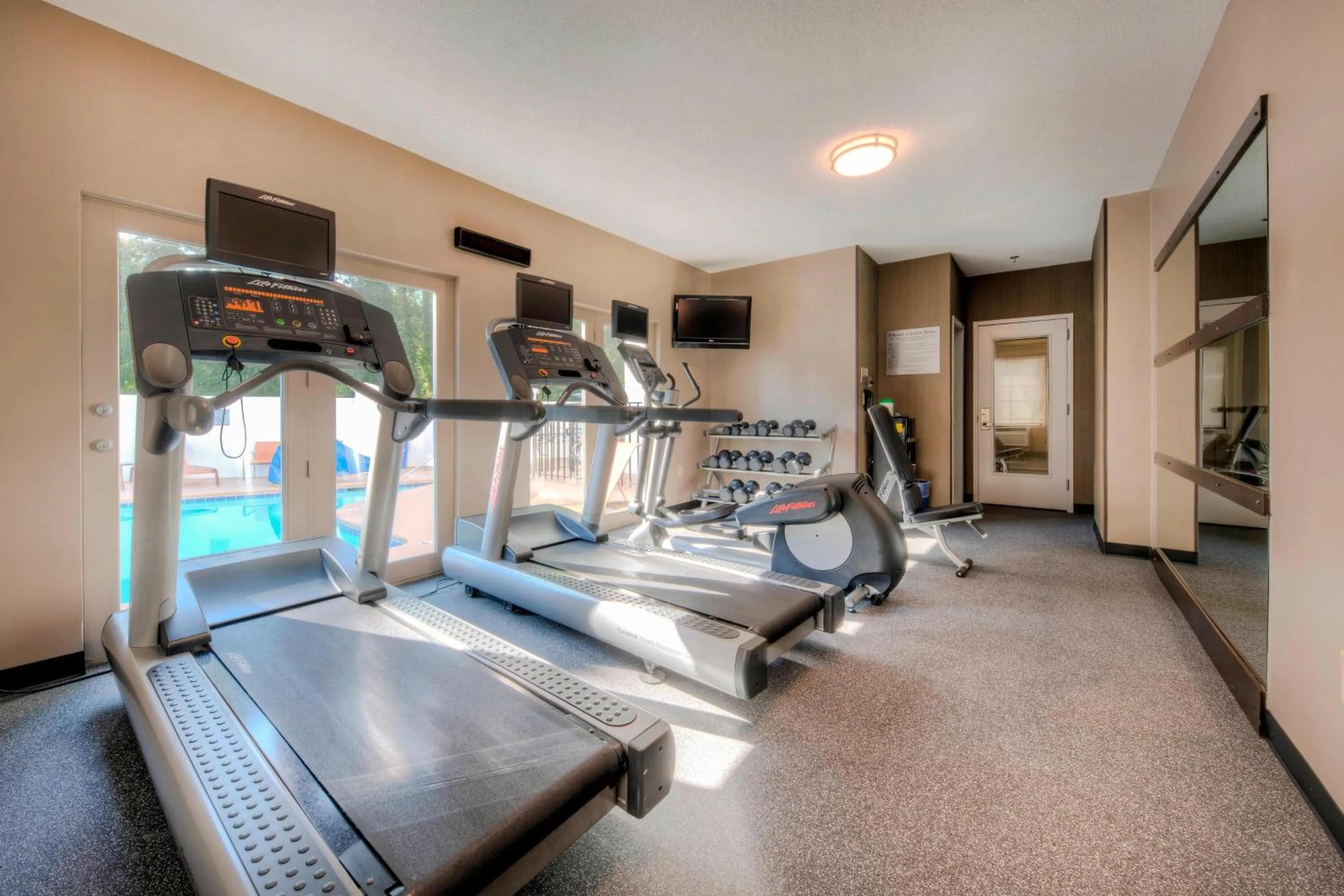 Fitness centre/facilities in Courtyard Raleigh Crabtree Valley