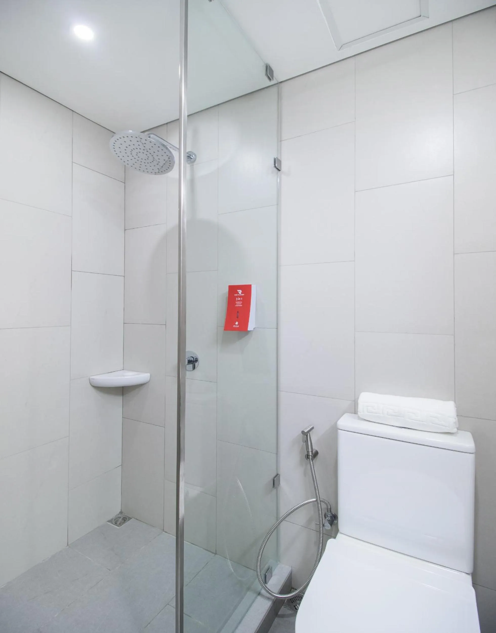 Bathroom in Red Planet Manila Bay