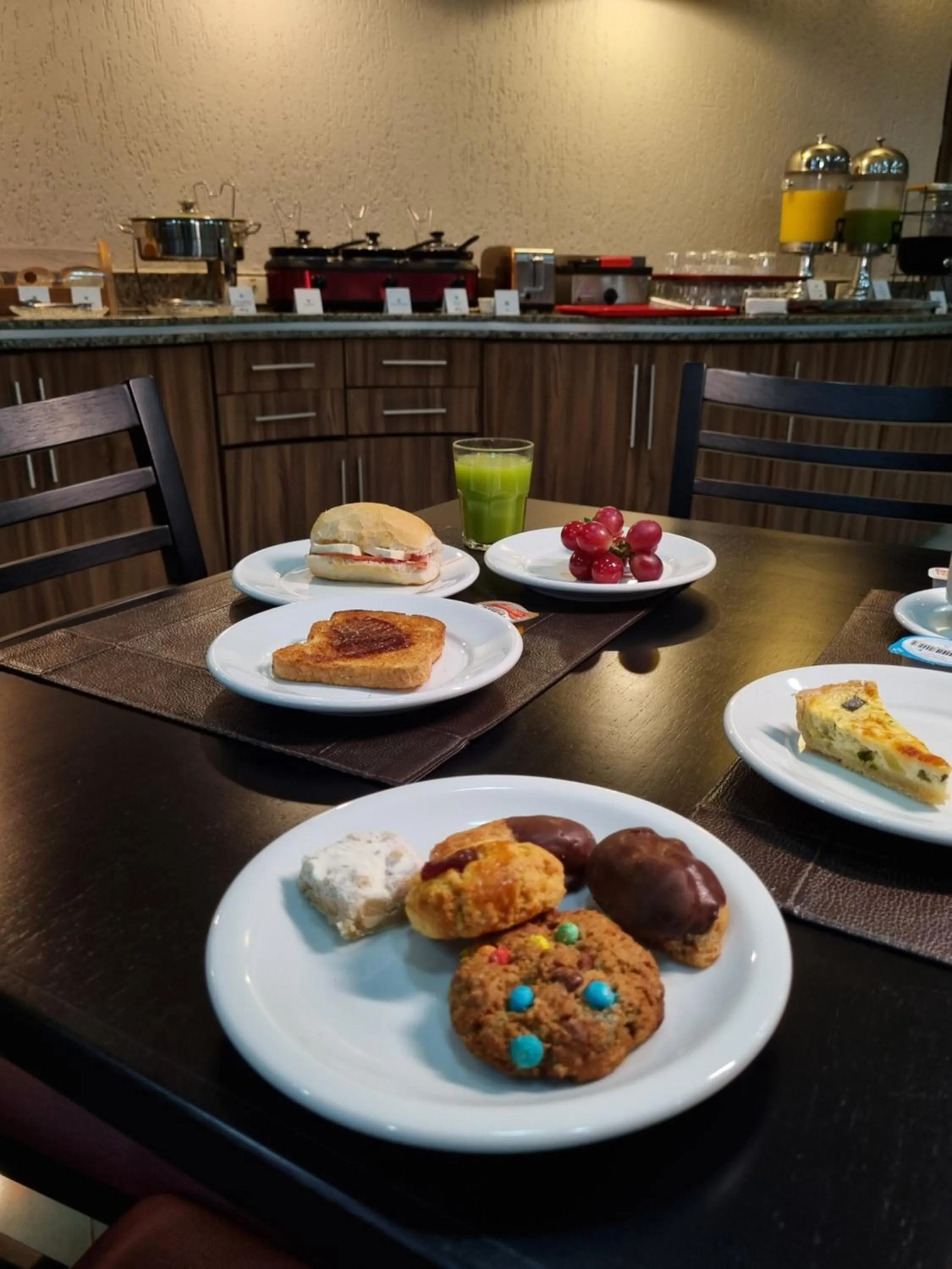Breakfast in Hotel Golden Park Uberlandia By Nacional Inn