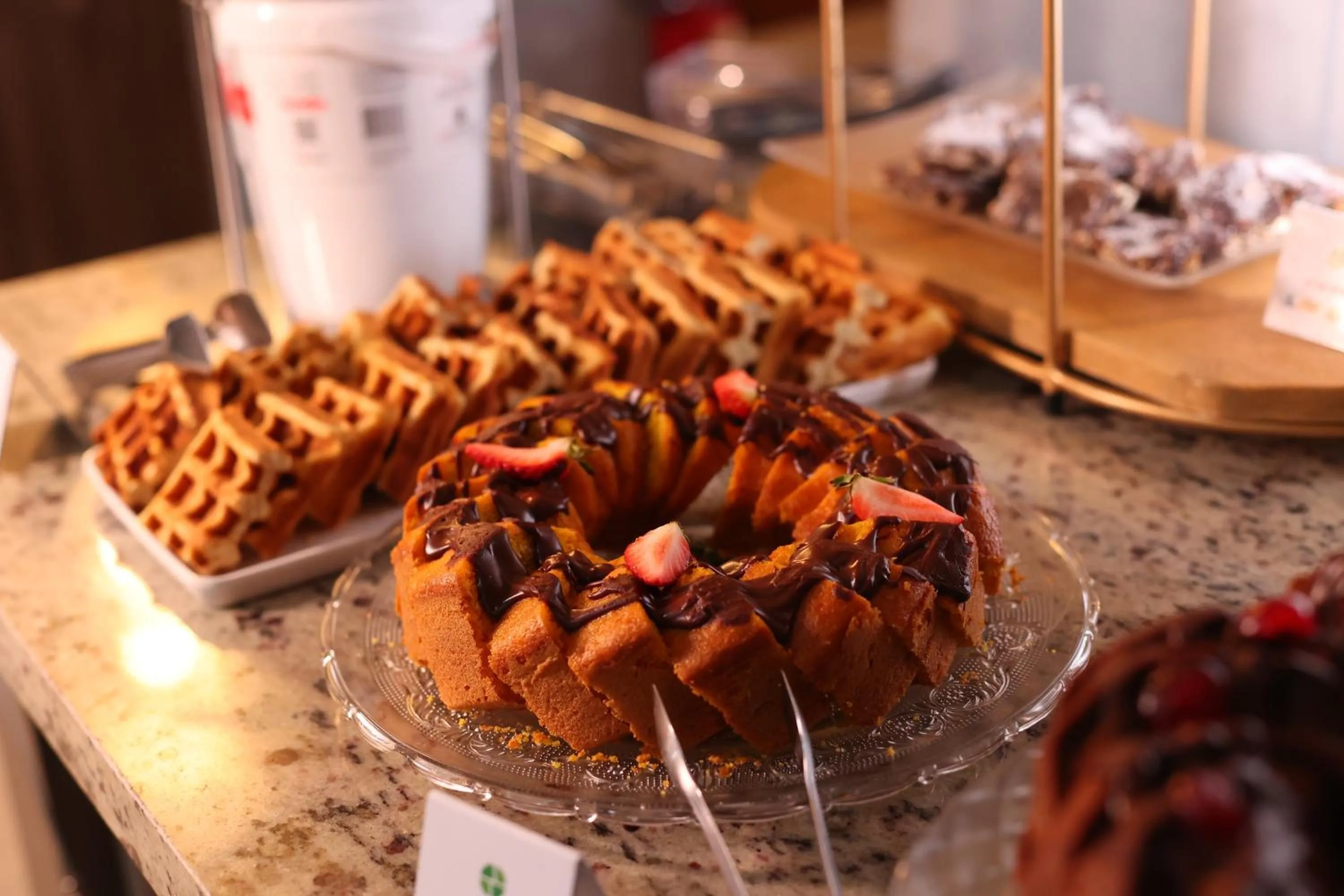 Breakfast in Hotel Golden Park Uberlandia By Nacional Inn