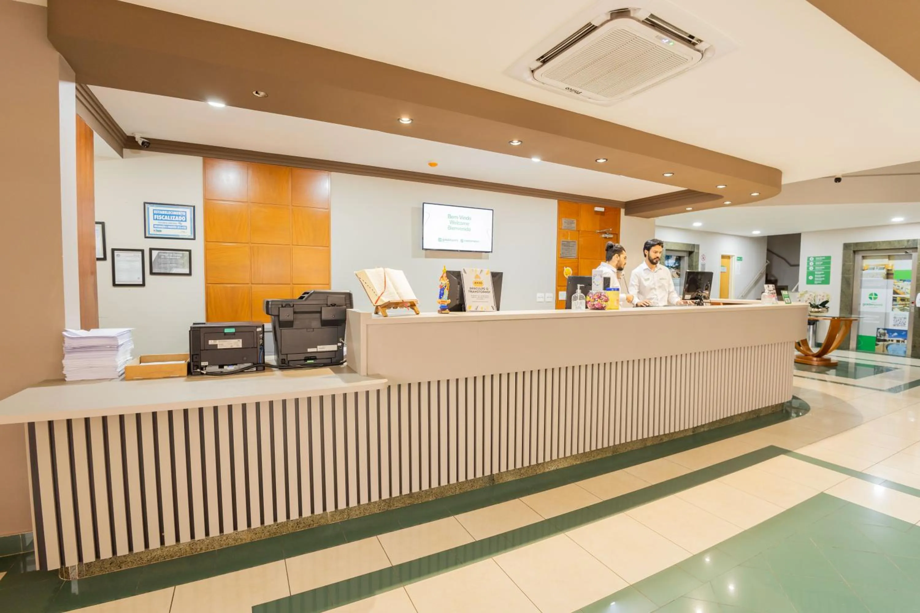 Lobby or reception in Hotel Golden Park Uberlandia By Nacional Inn